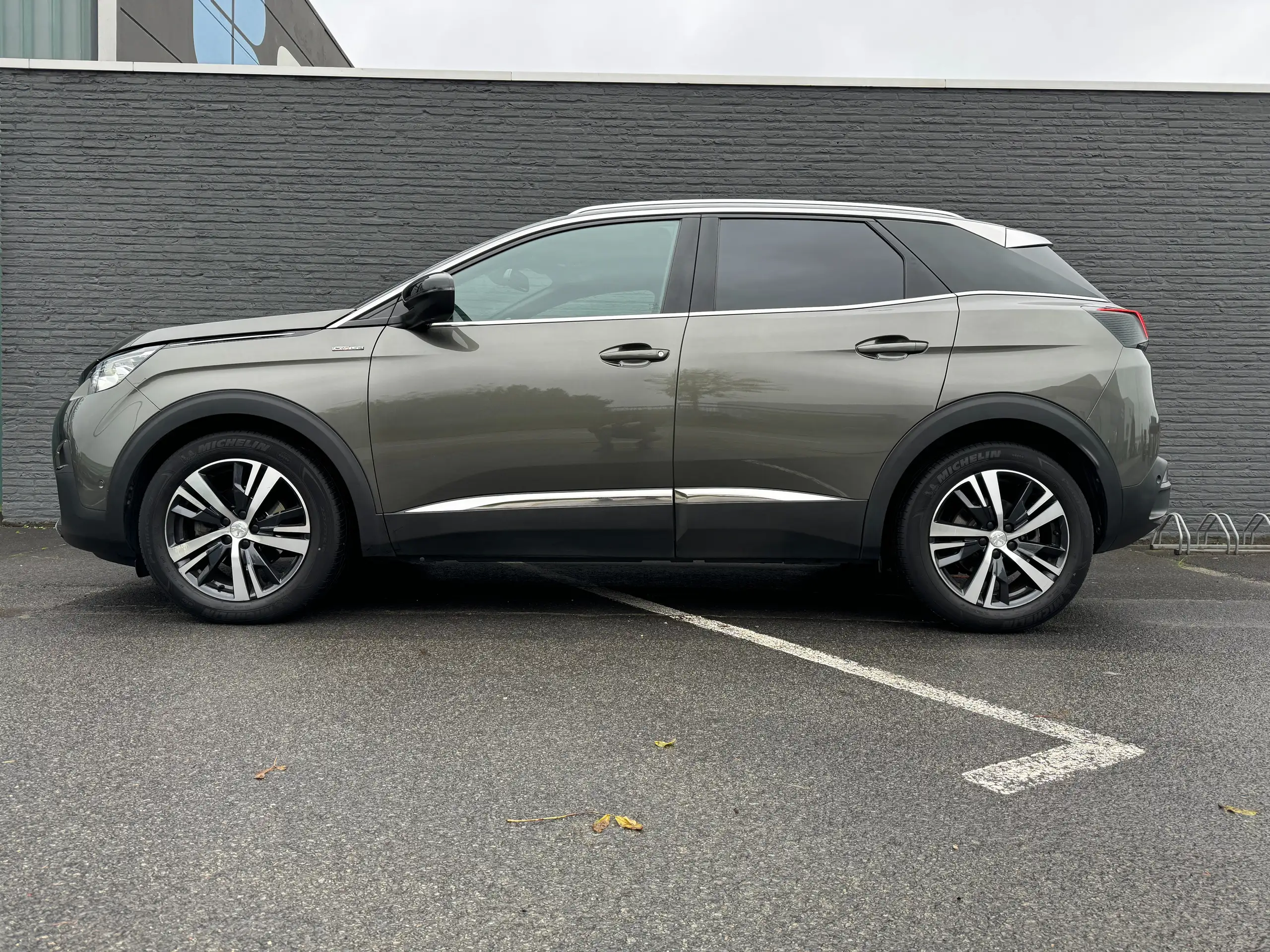 Peugeot - 3008