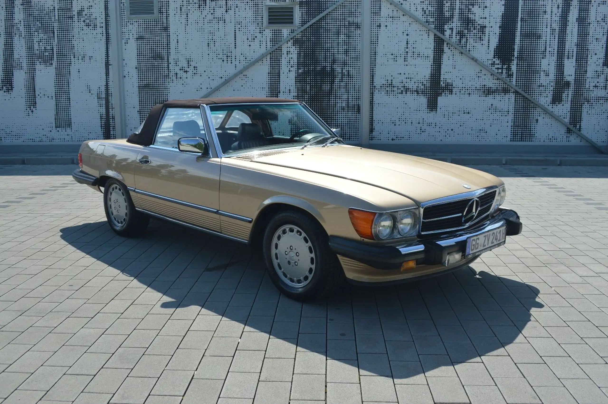 Mercedes-Benz - SL 560