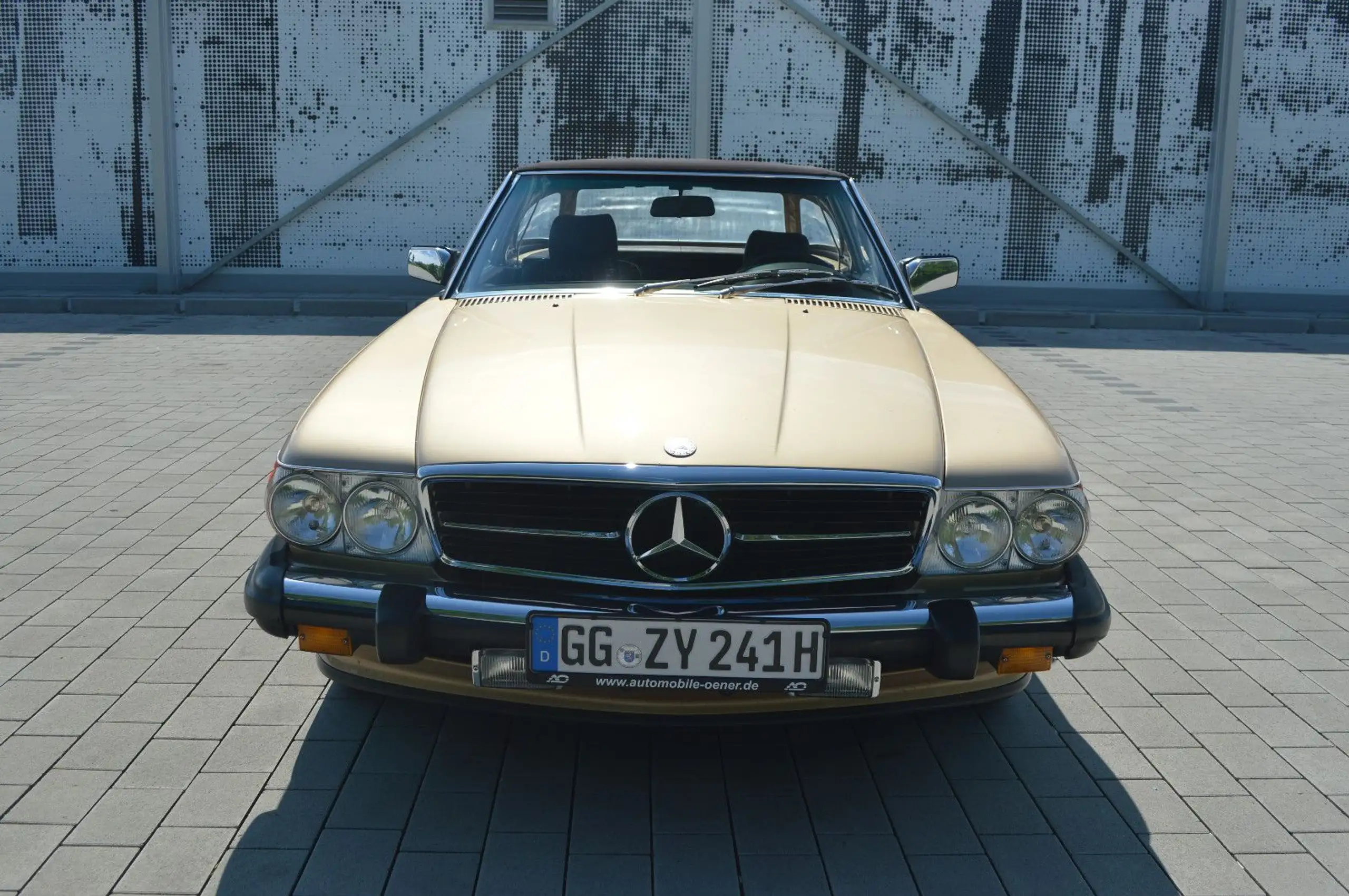 Mercedes-Benz - SL 560