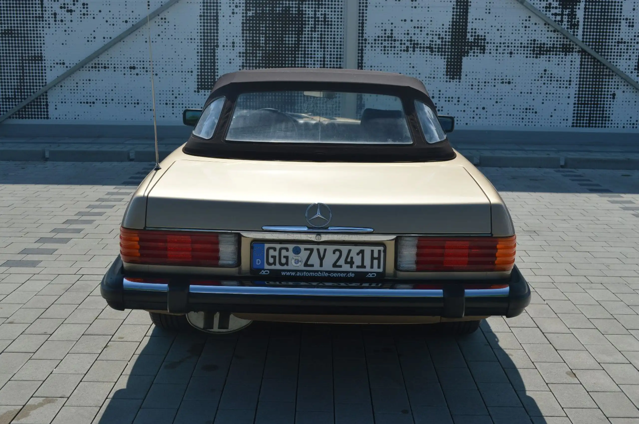 Mercedes-Benz - SL 560