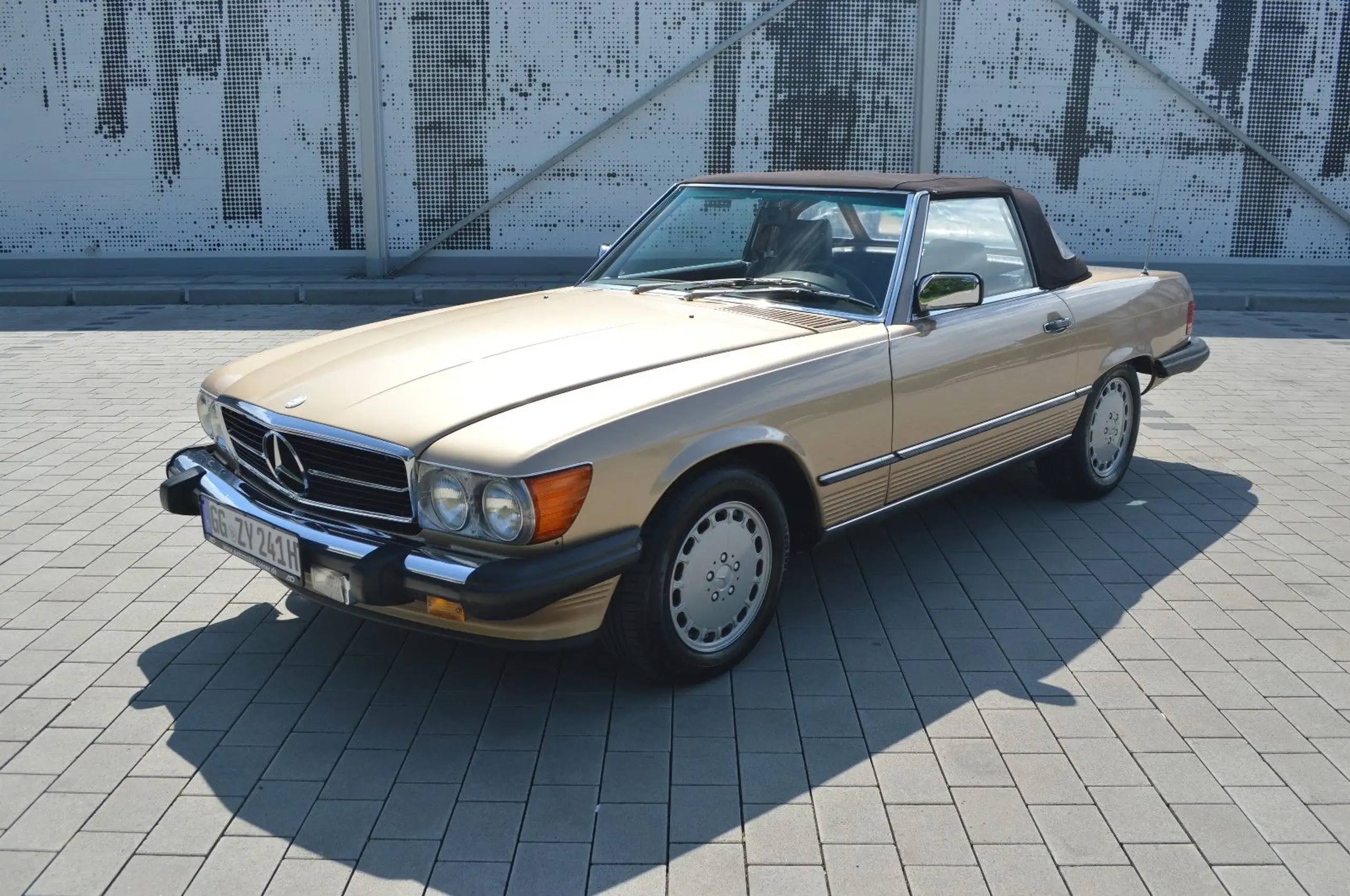 Mercedes-Benz - SL 560