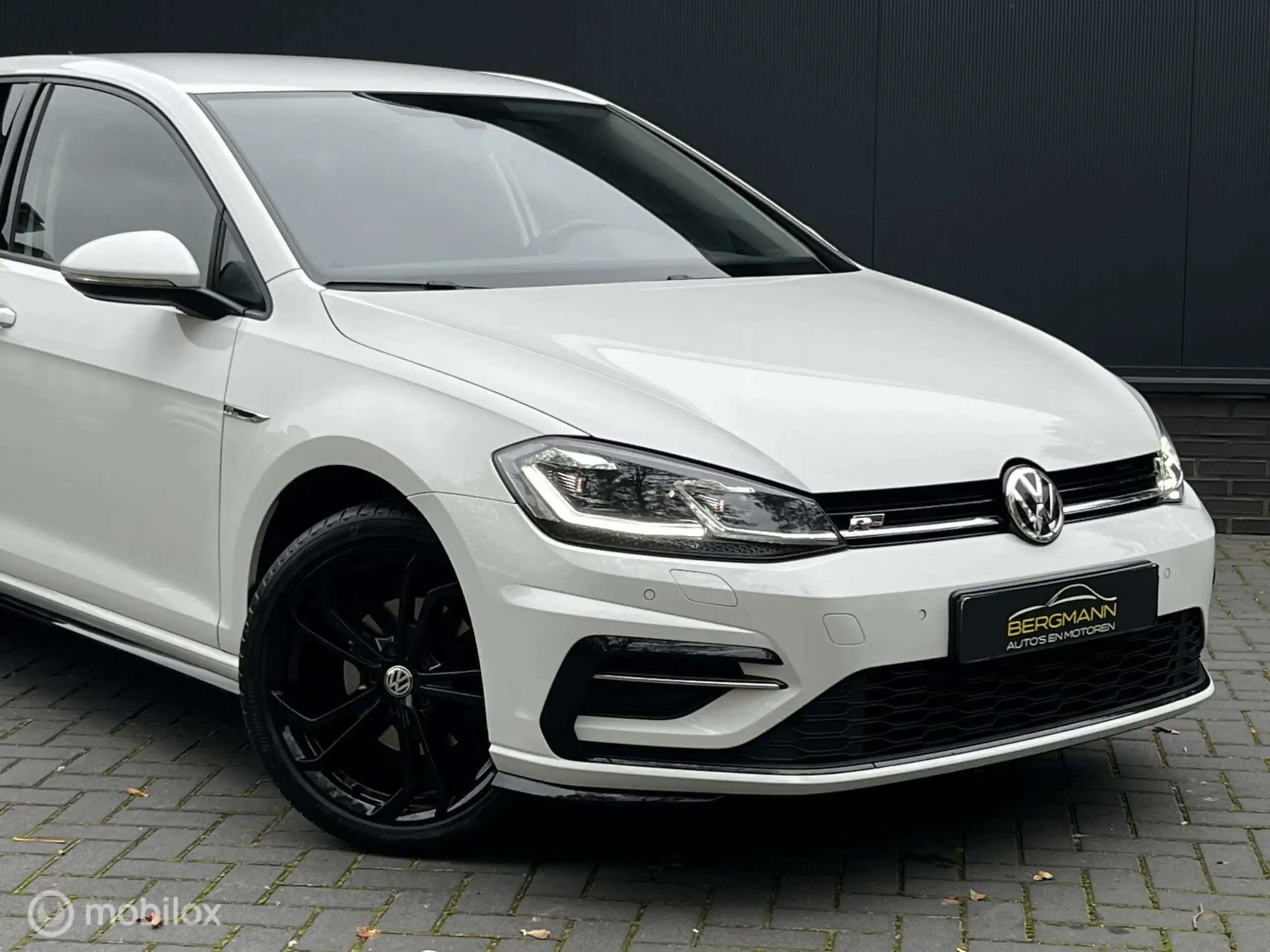 Volkswagen - Golf