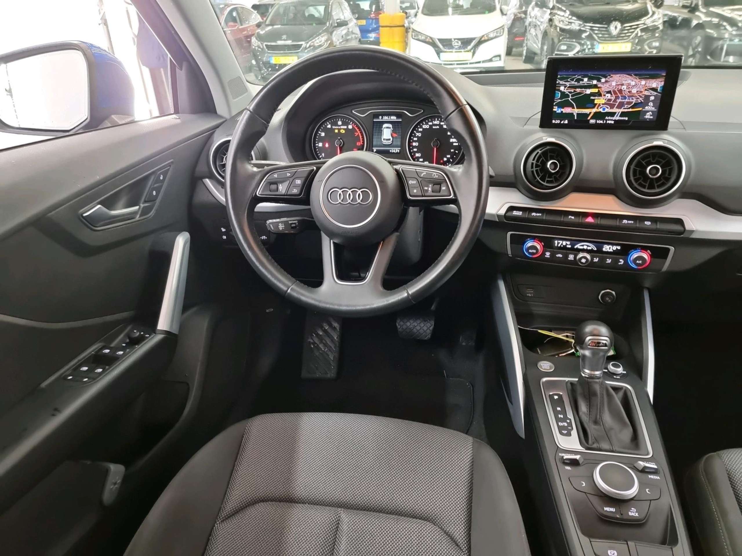 Audi - Q2