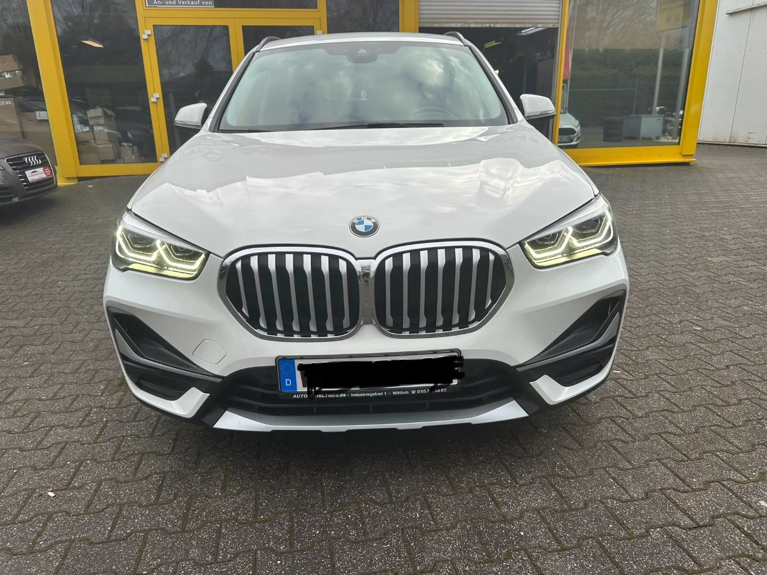 BMW - X1