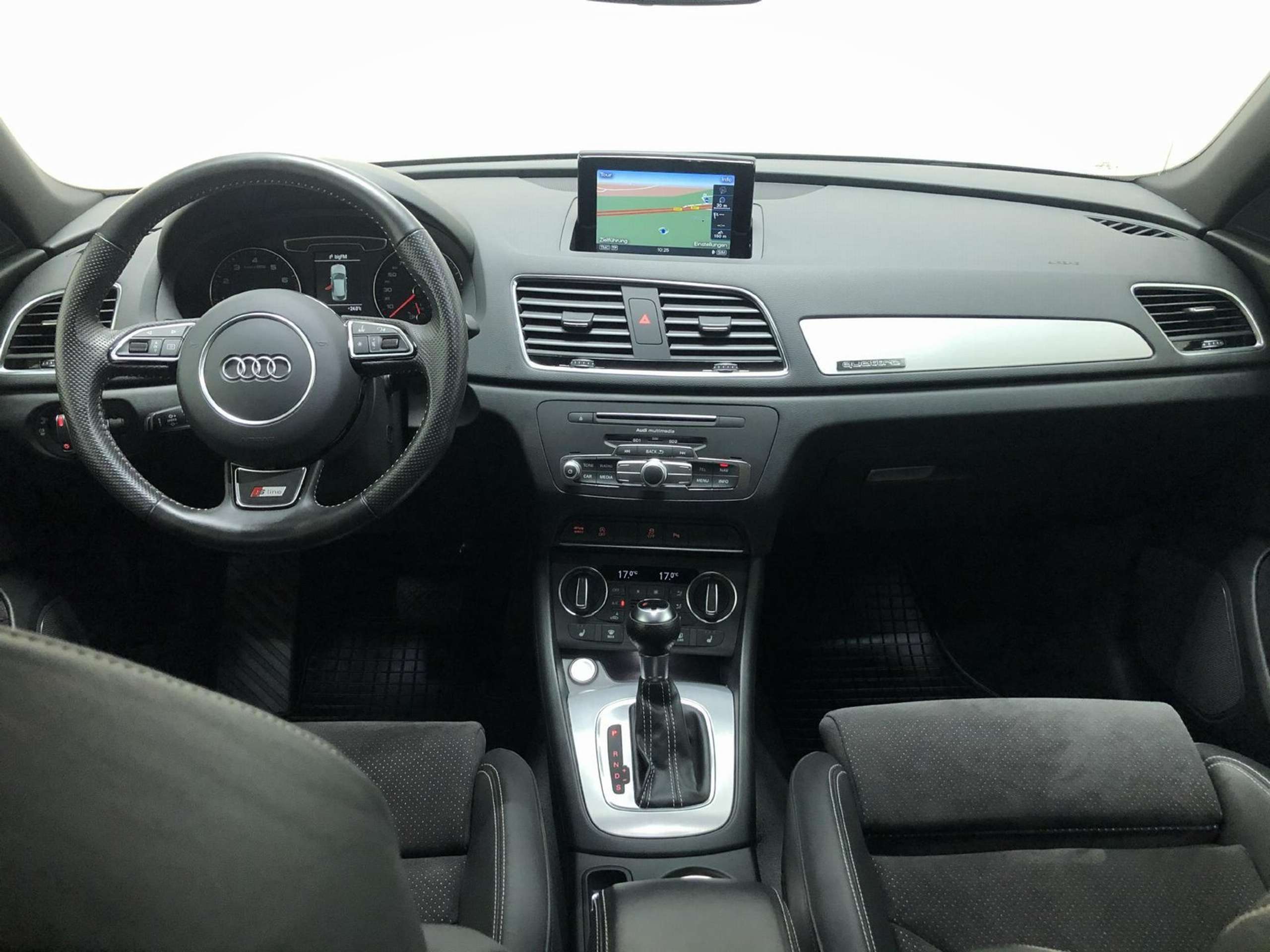 Audi - Q3