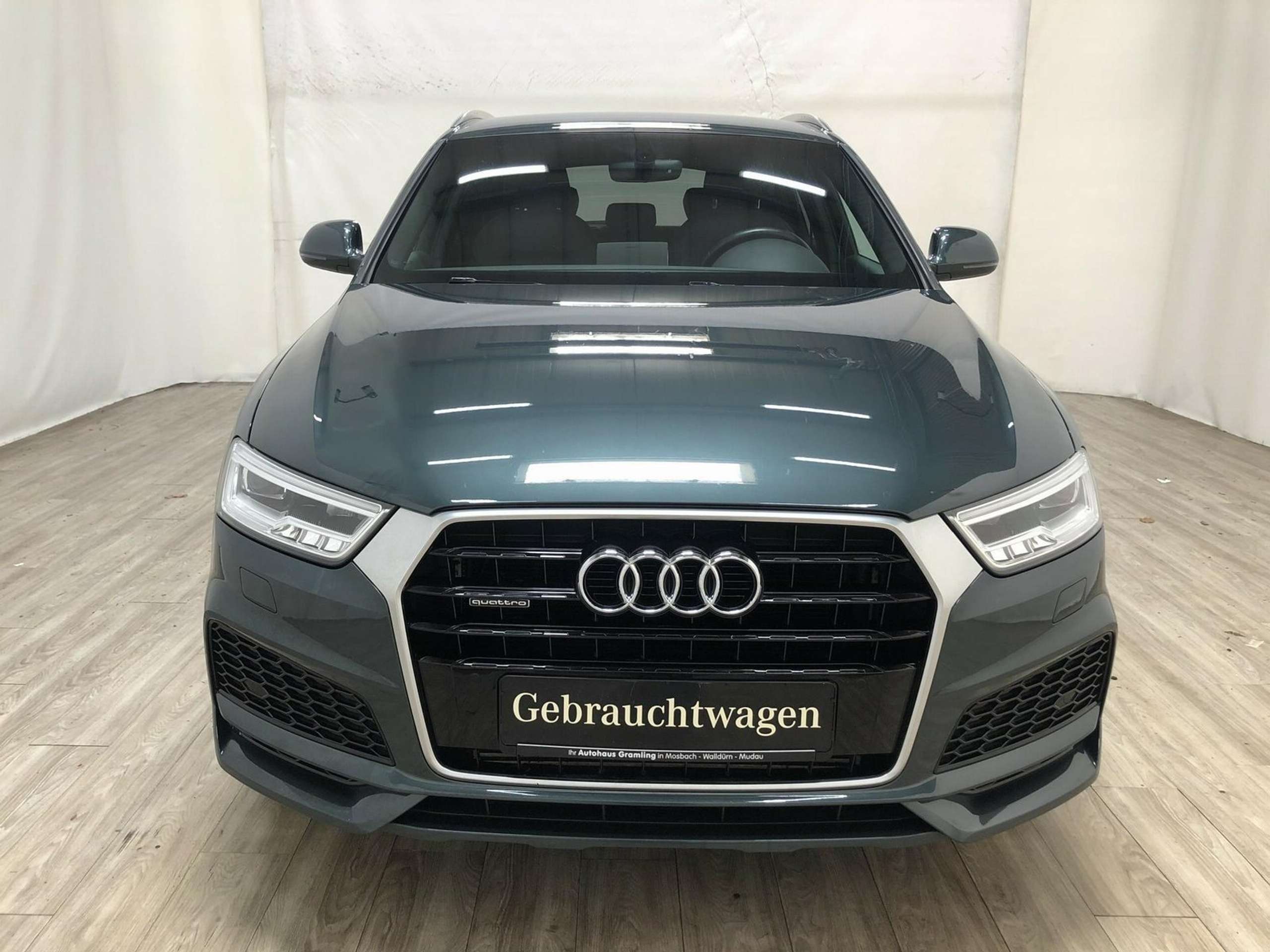 Audi - Q3