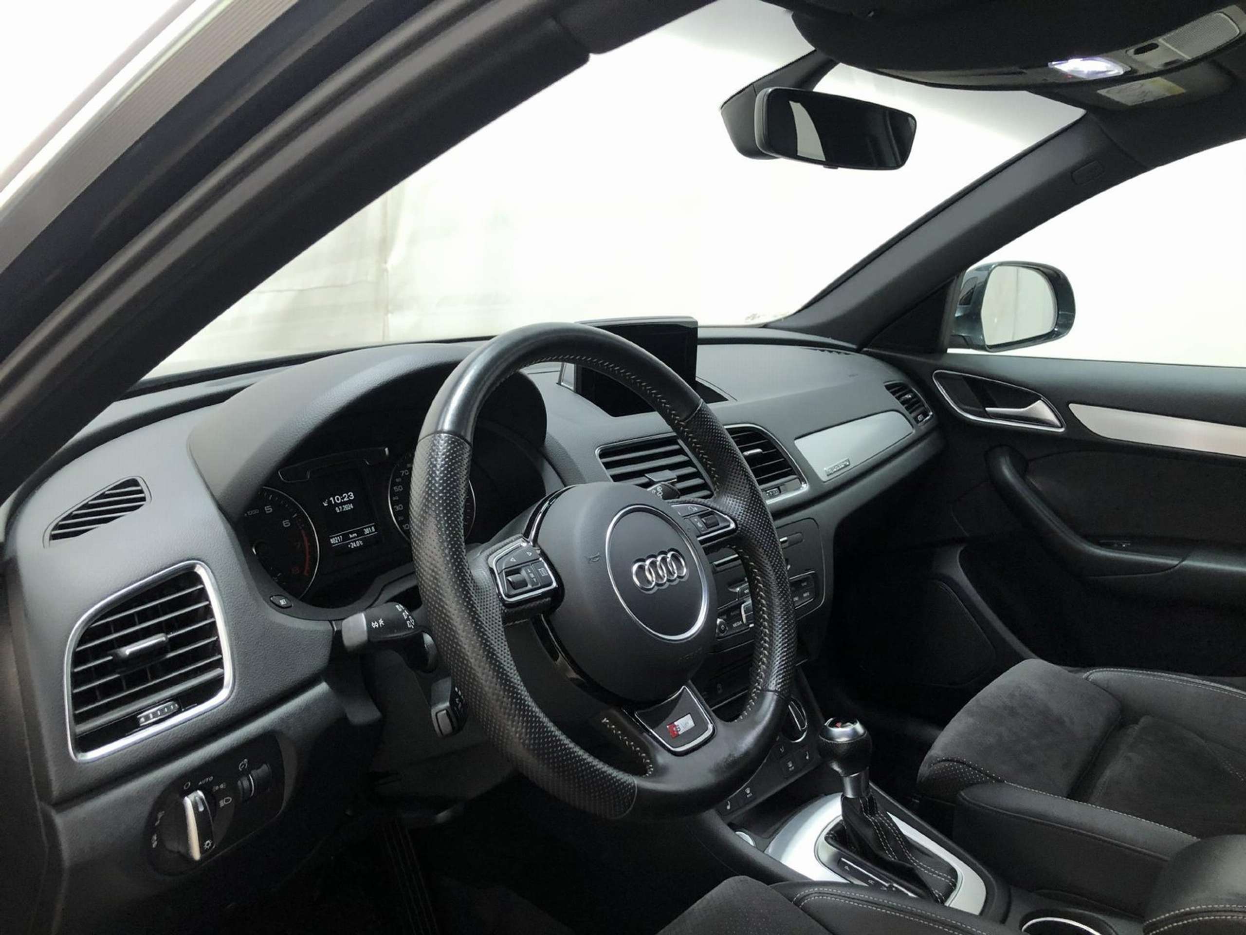 Audi - Q3