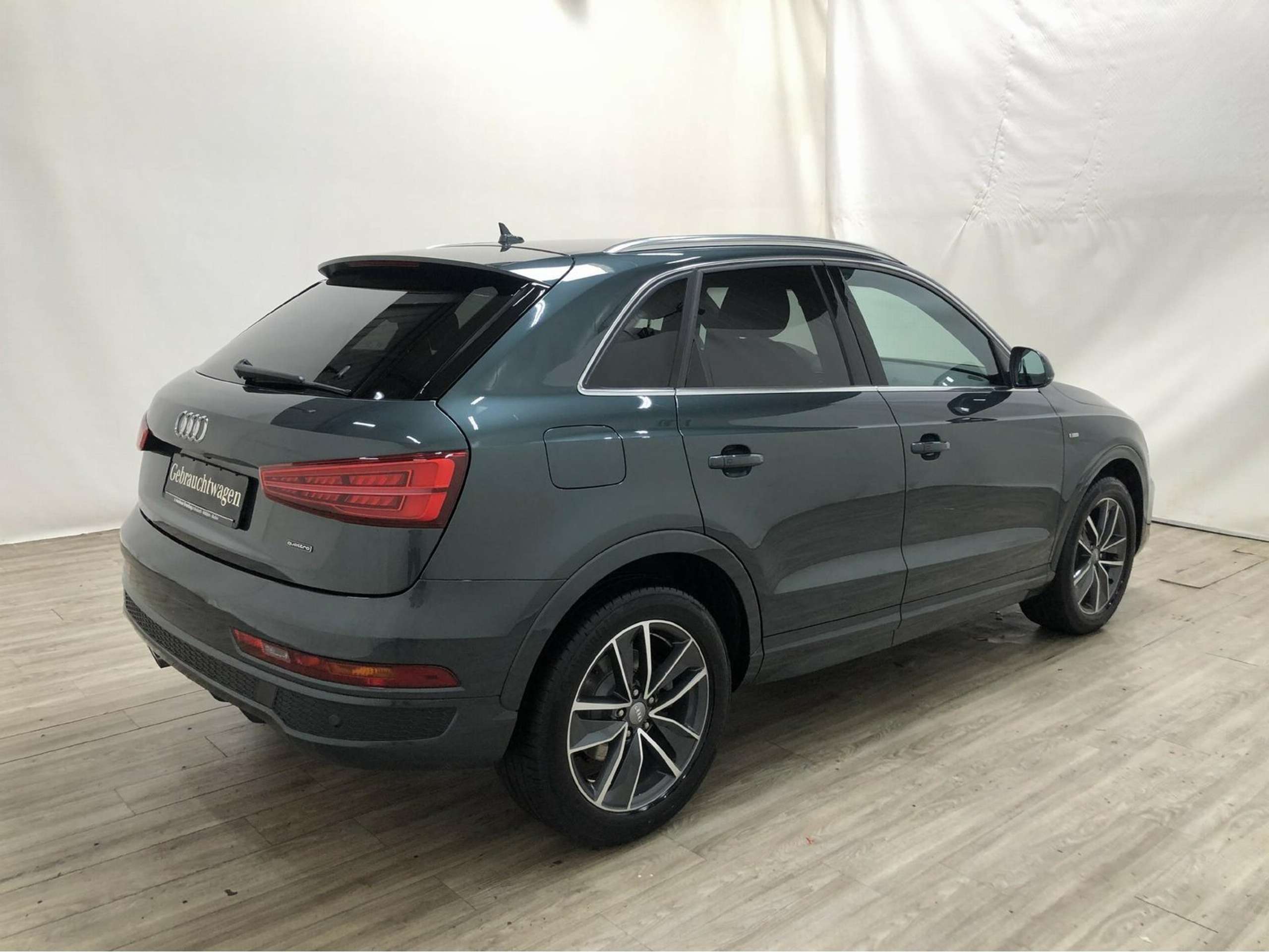 Audi - Q3