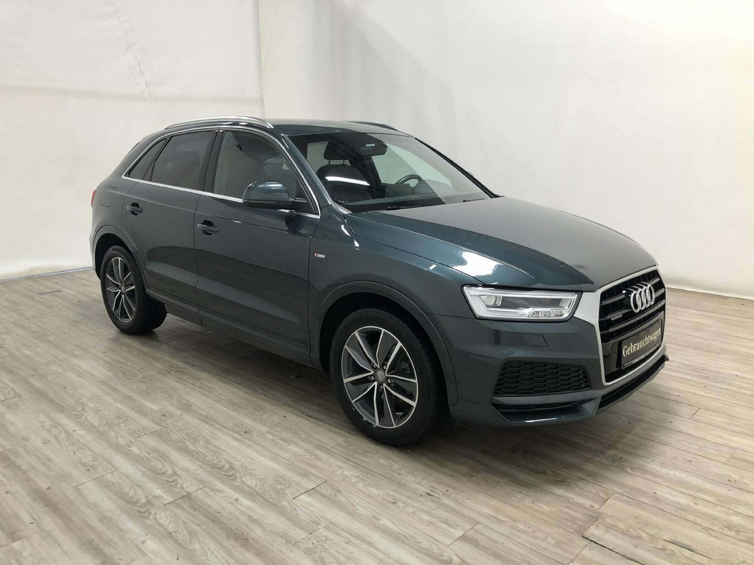 Audi - Q3