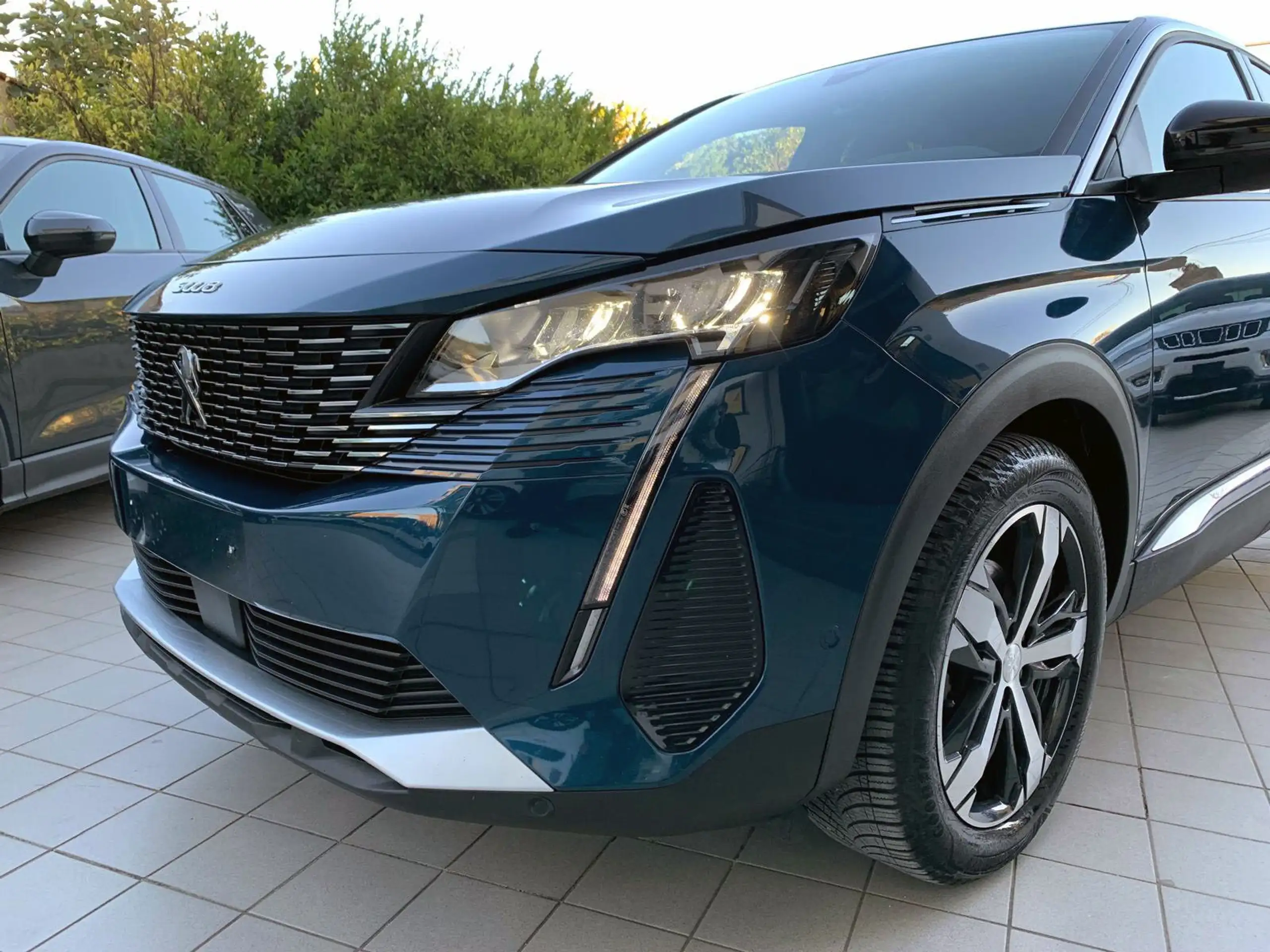 Peugeot - 3008