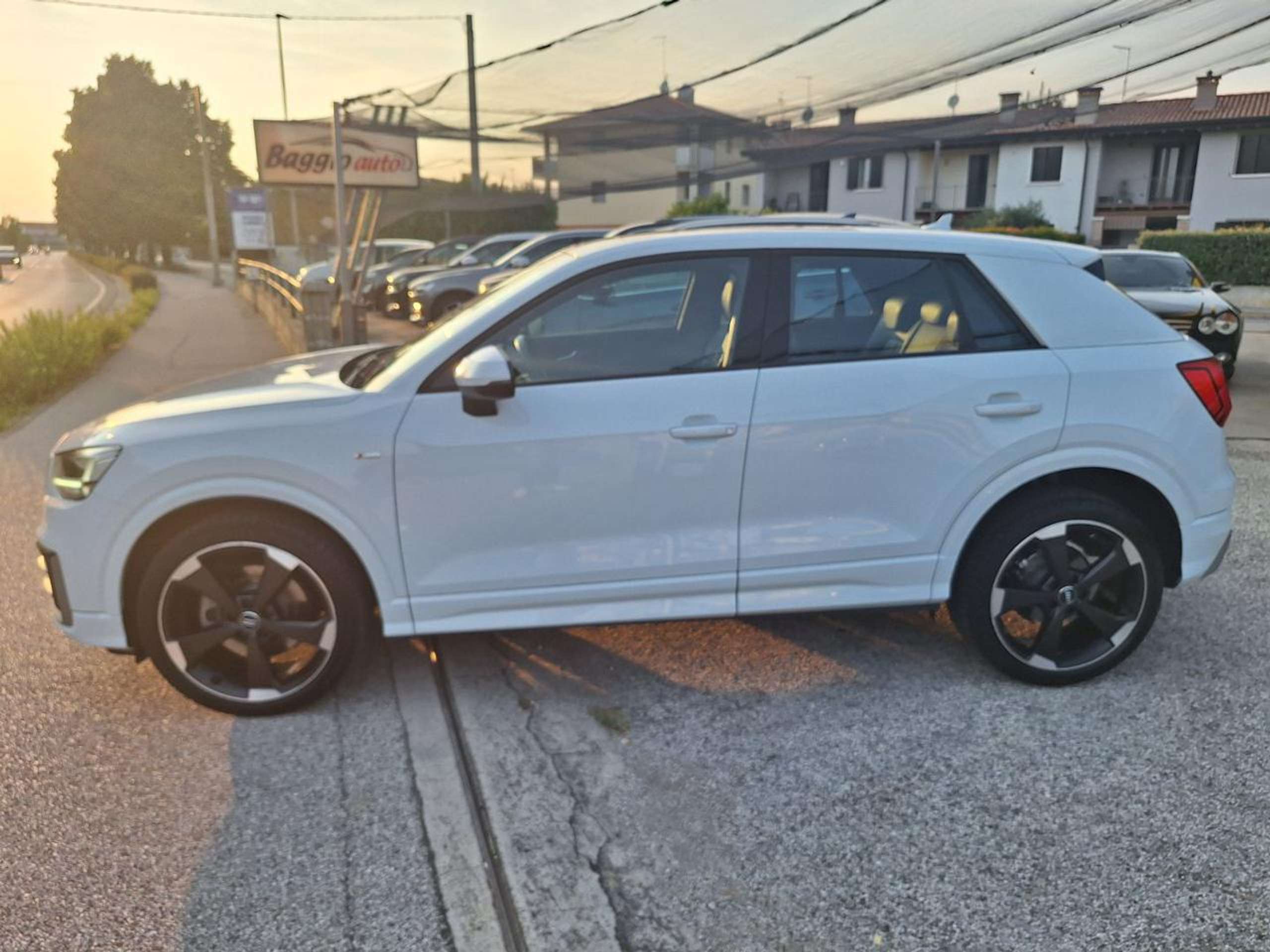 Audi - Q2