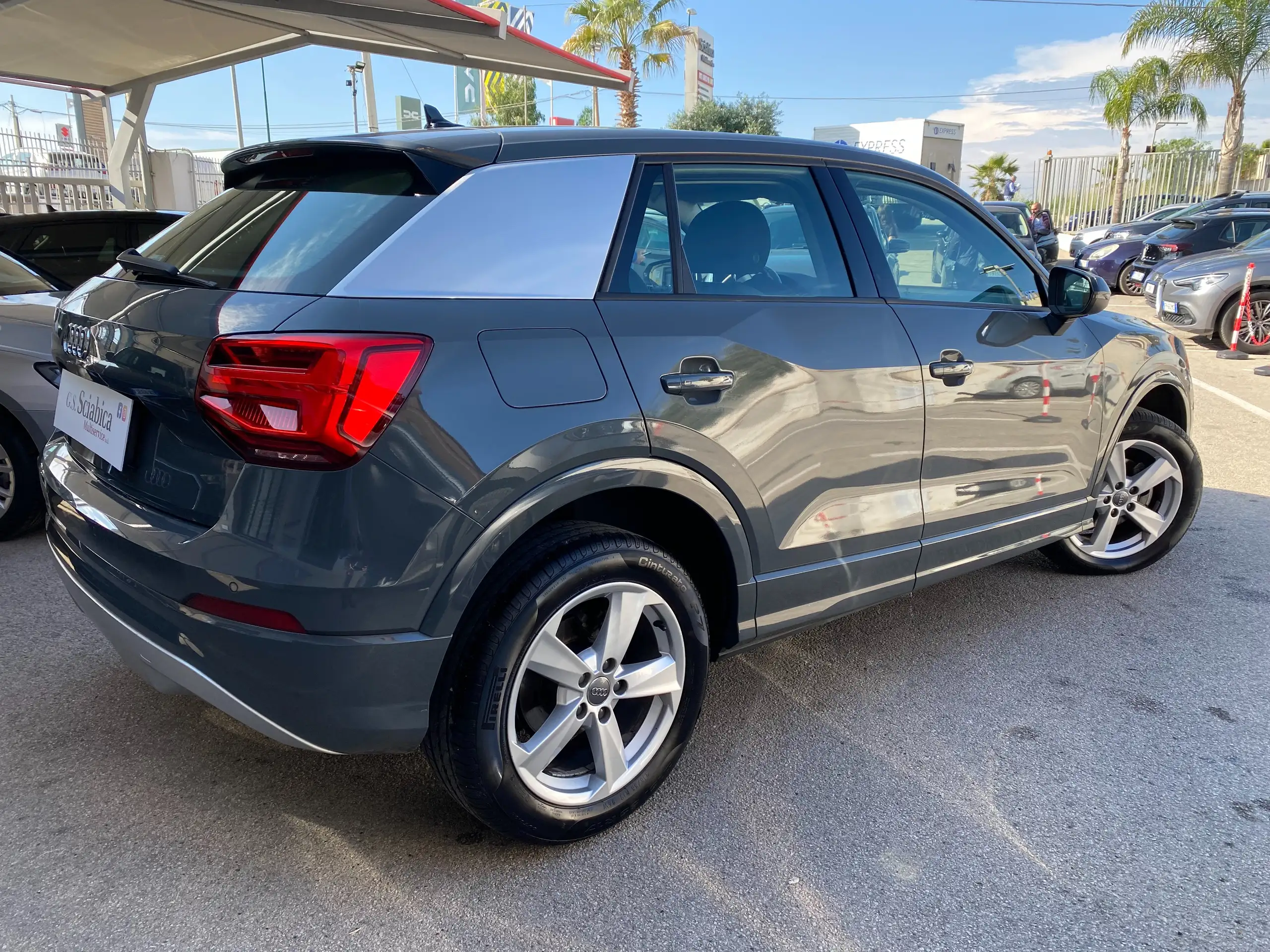 Audi - Q2