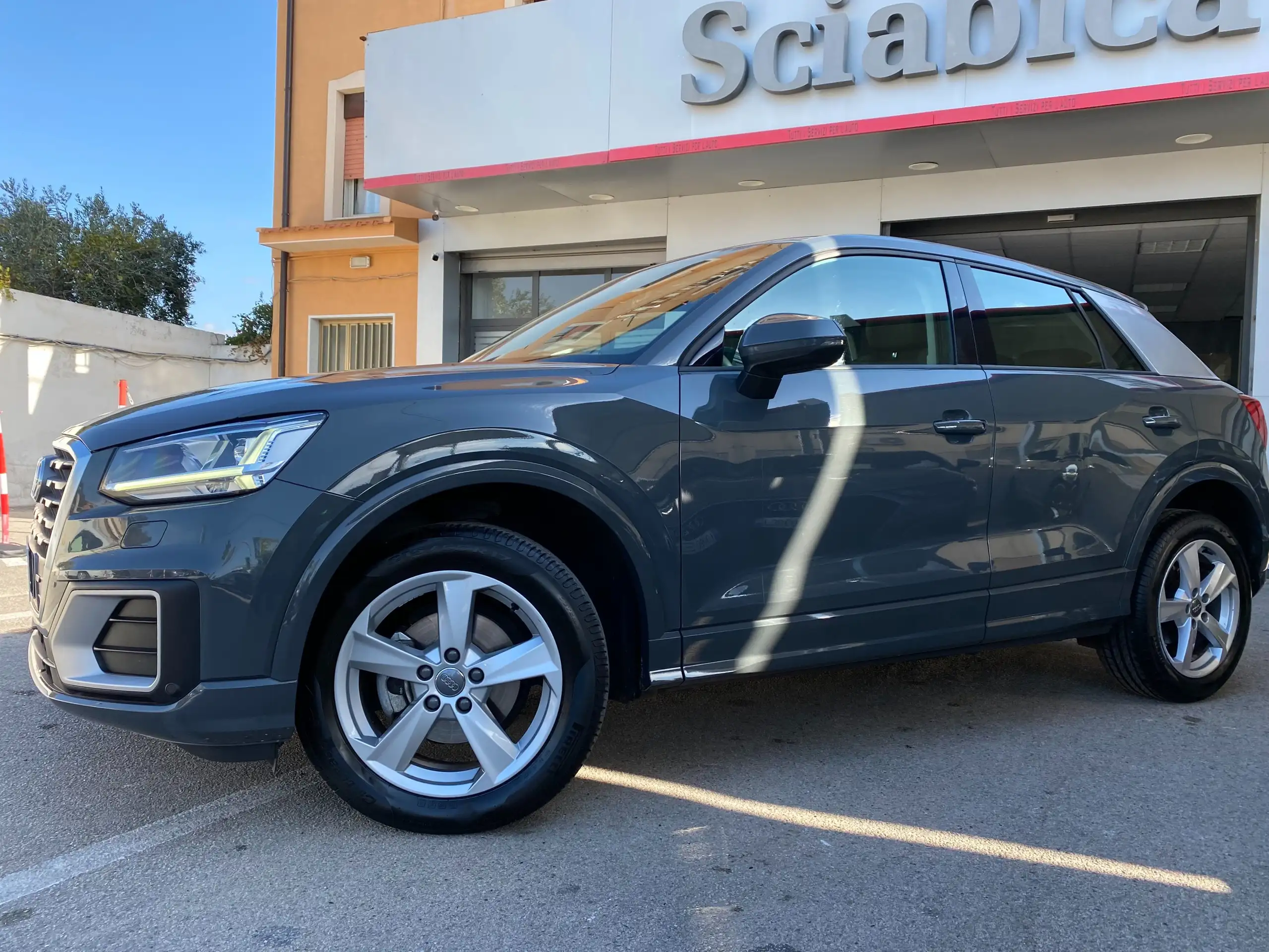 Audi - Q2