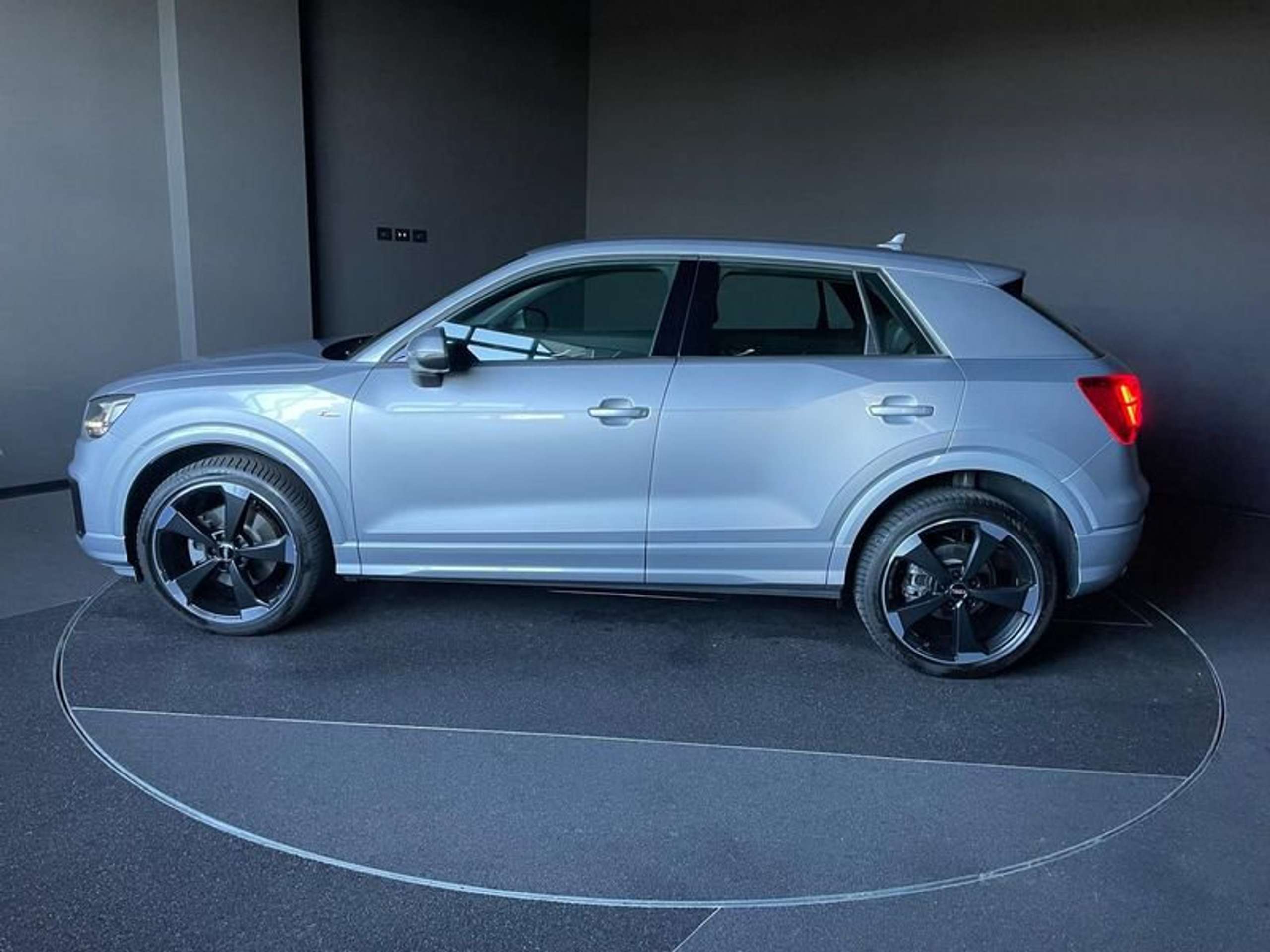 Audi - Q2