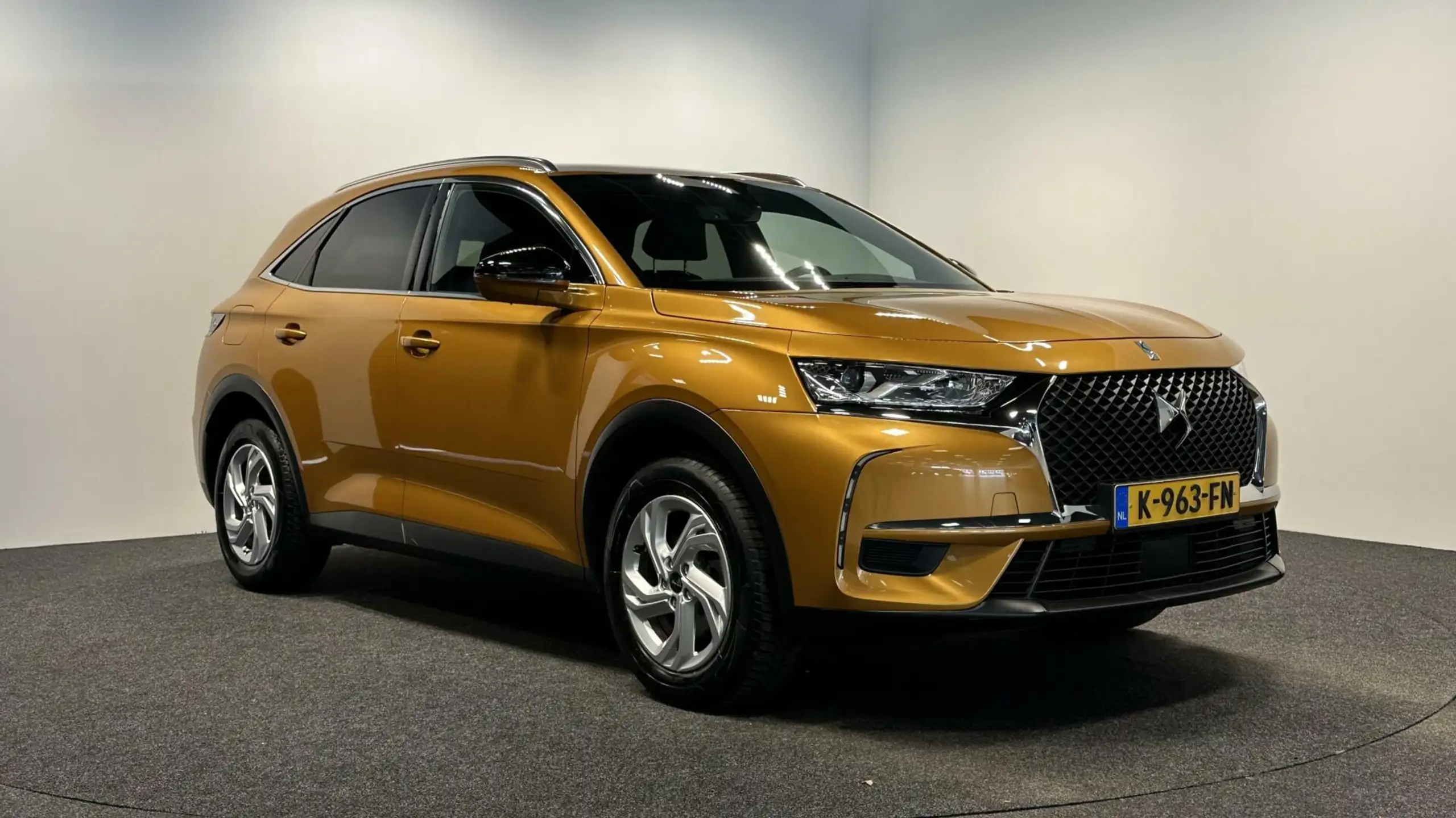 DS Automobiles - DS 7 Crossback