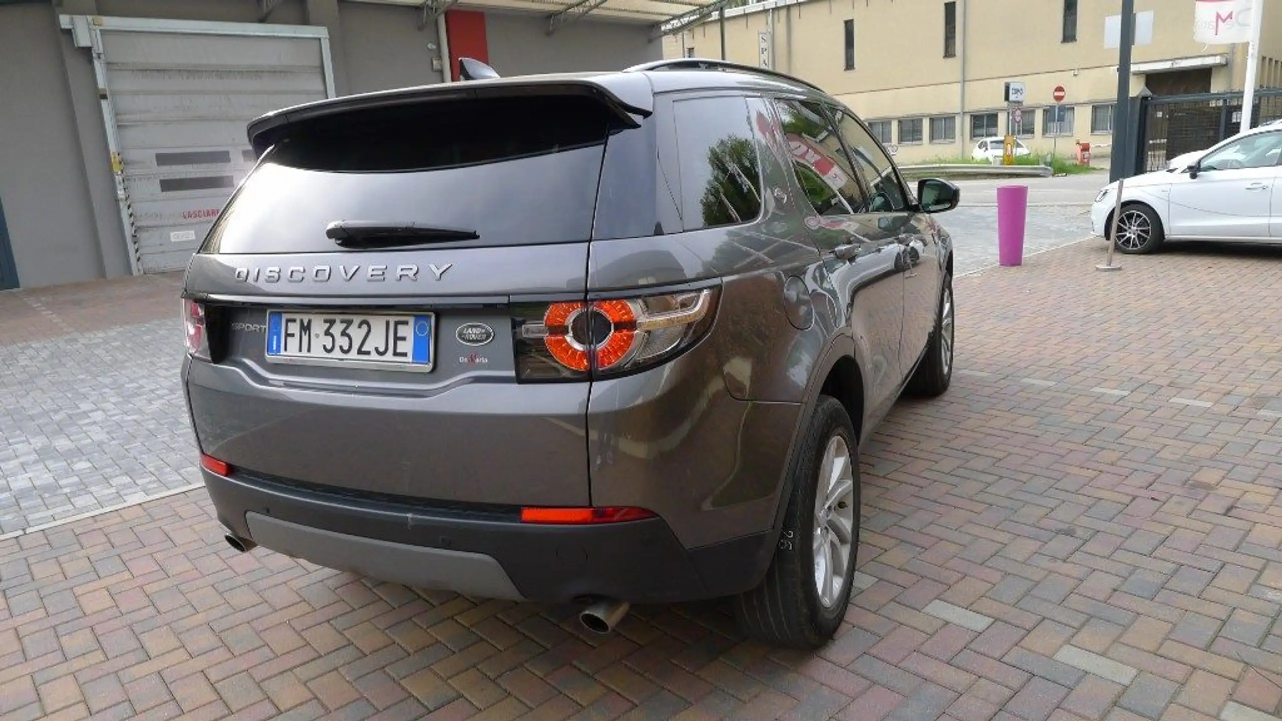 Land Rover - Discovery Sport