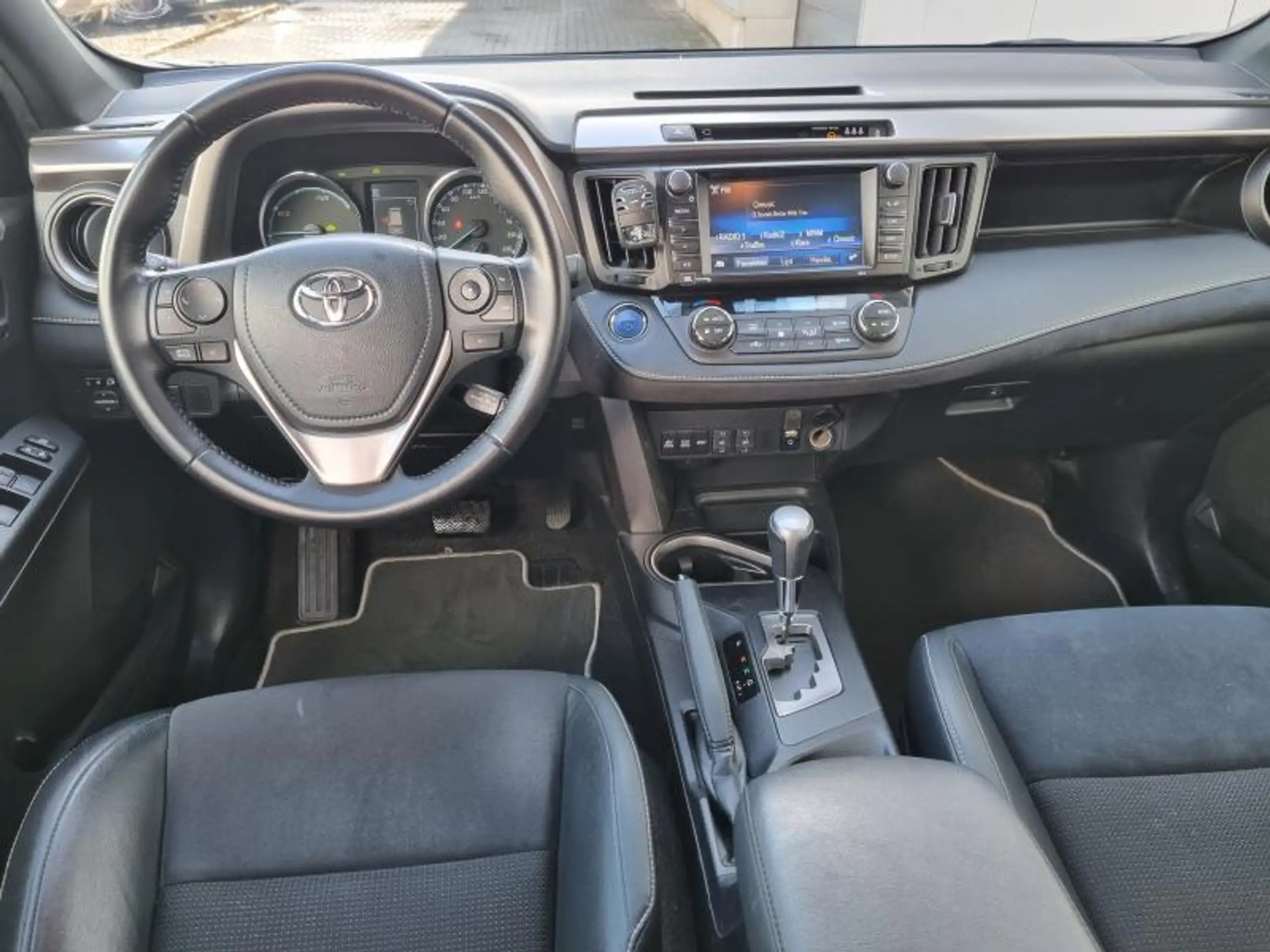 Toyota - RAV 4