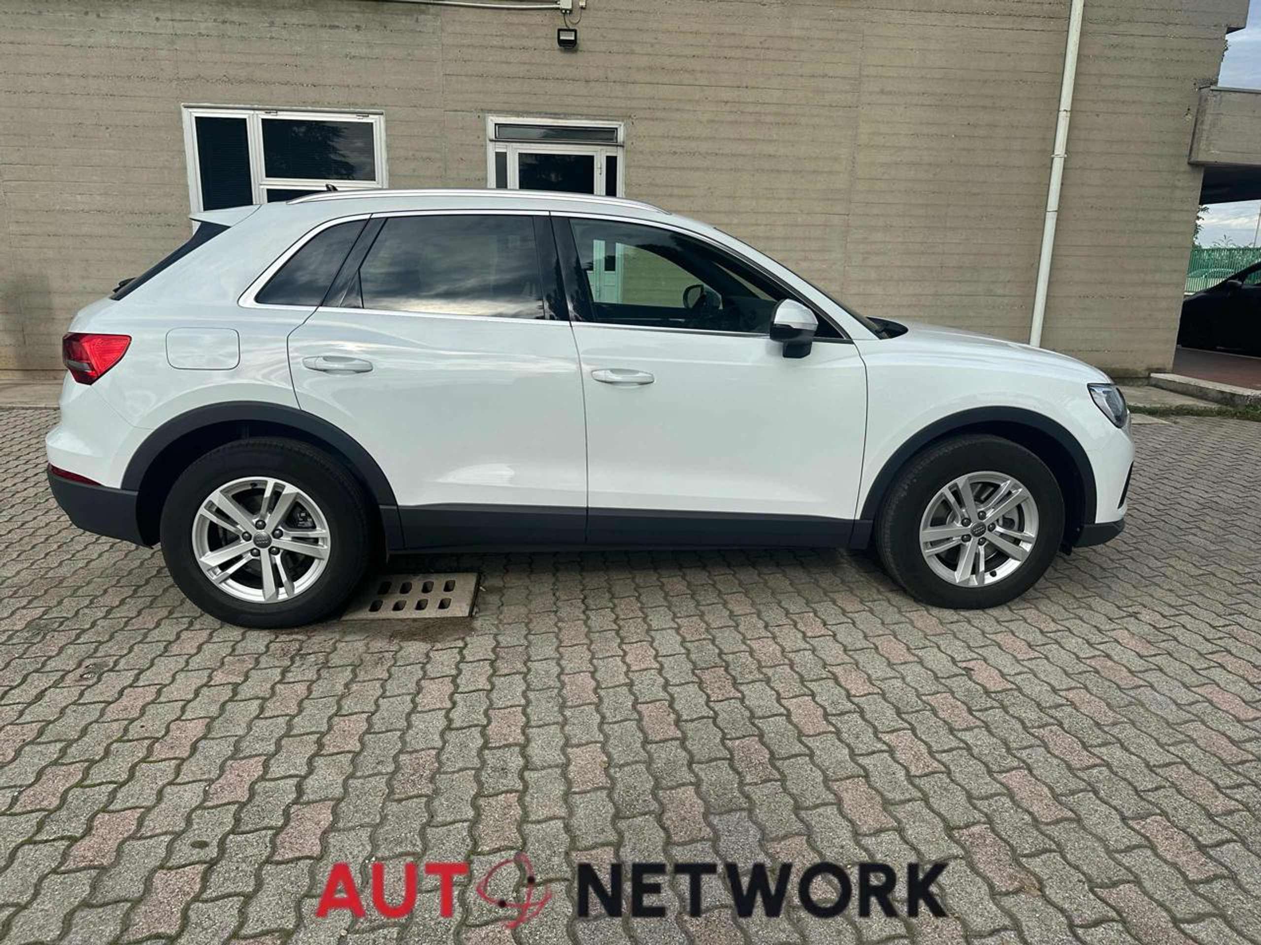 Audi - Q3