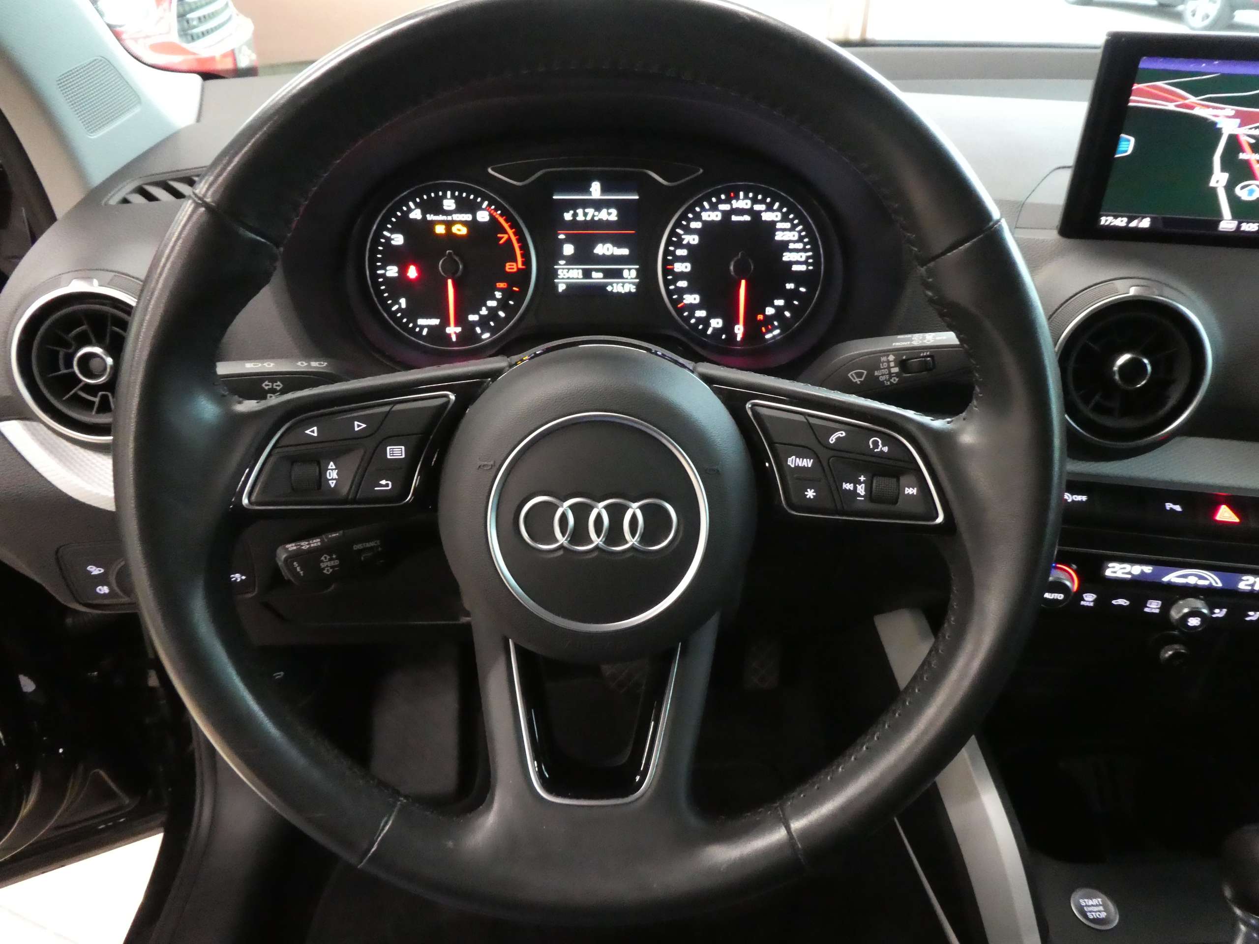 Audi - Q2