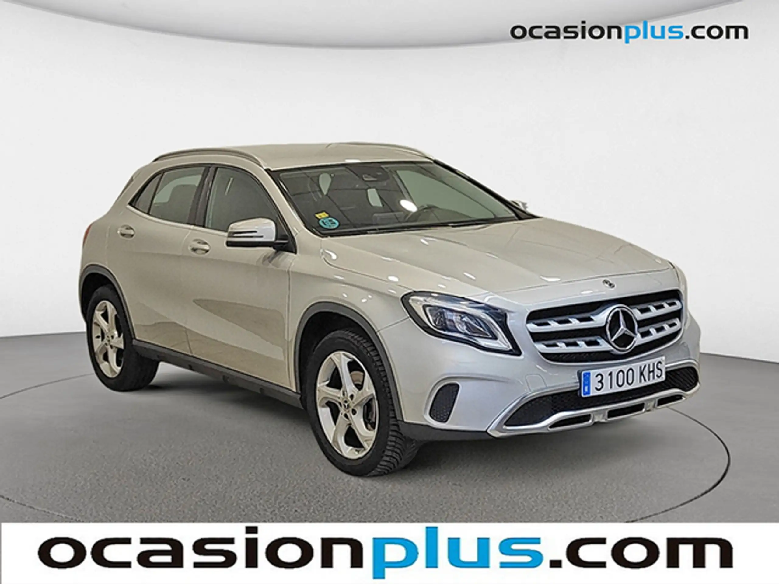 Mercedes-Benz - GLA 220