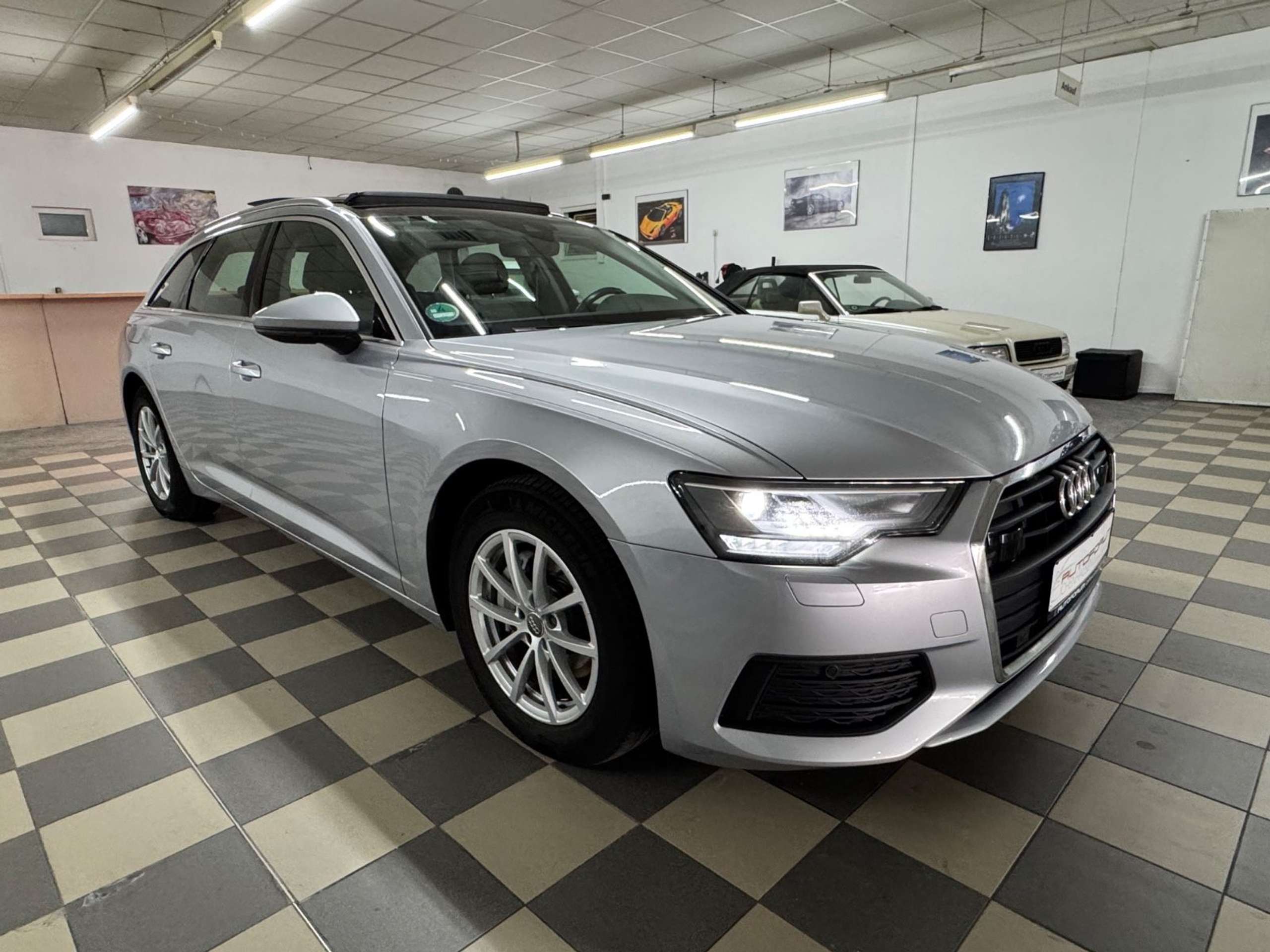 Audi - A6