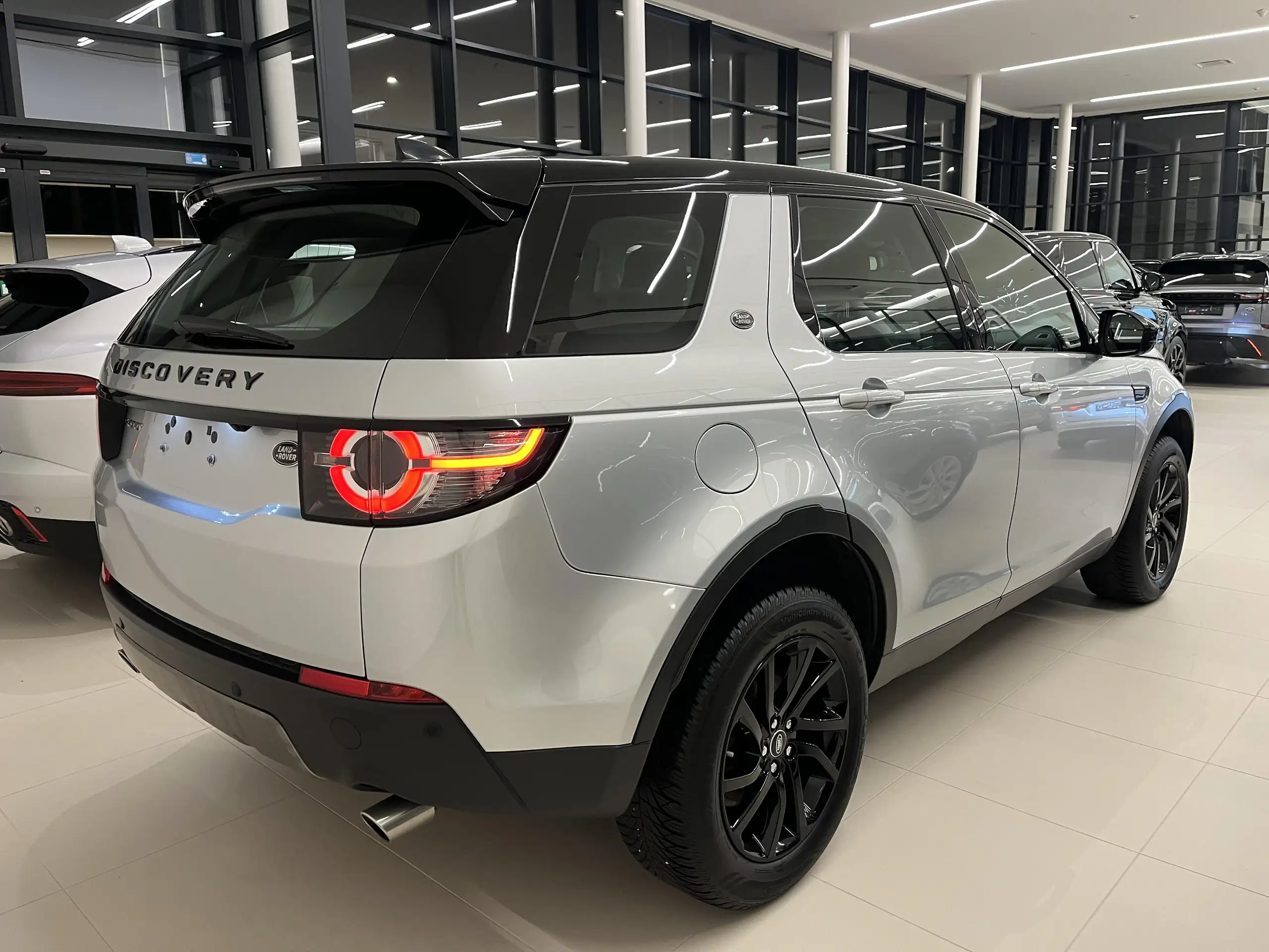 Land Rover - Discovery Sport