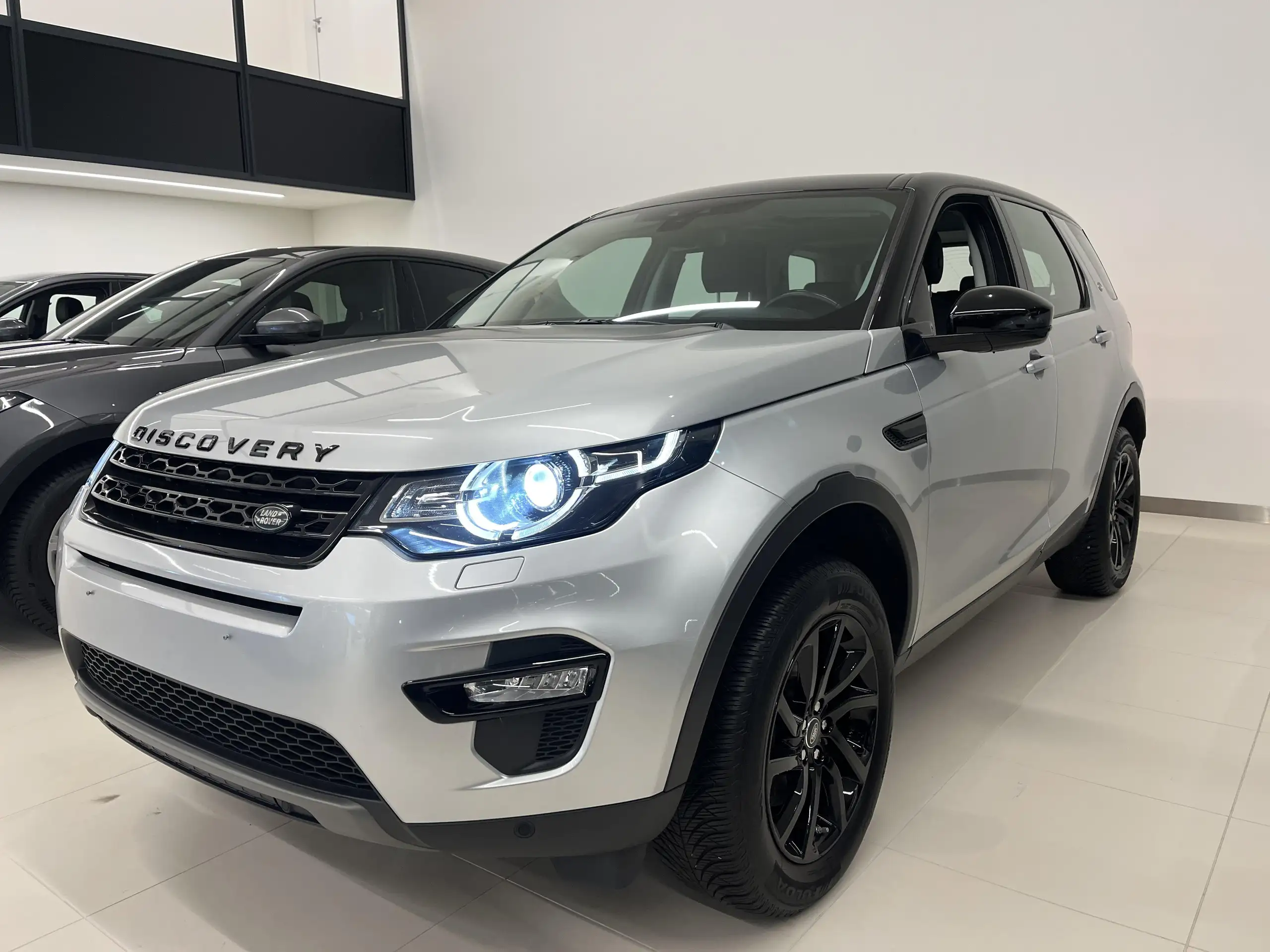 Land Rover - Discovery Sport