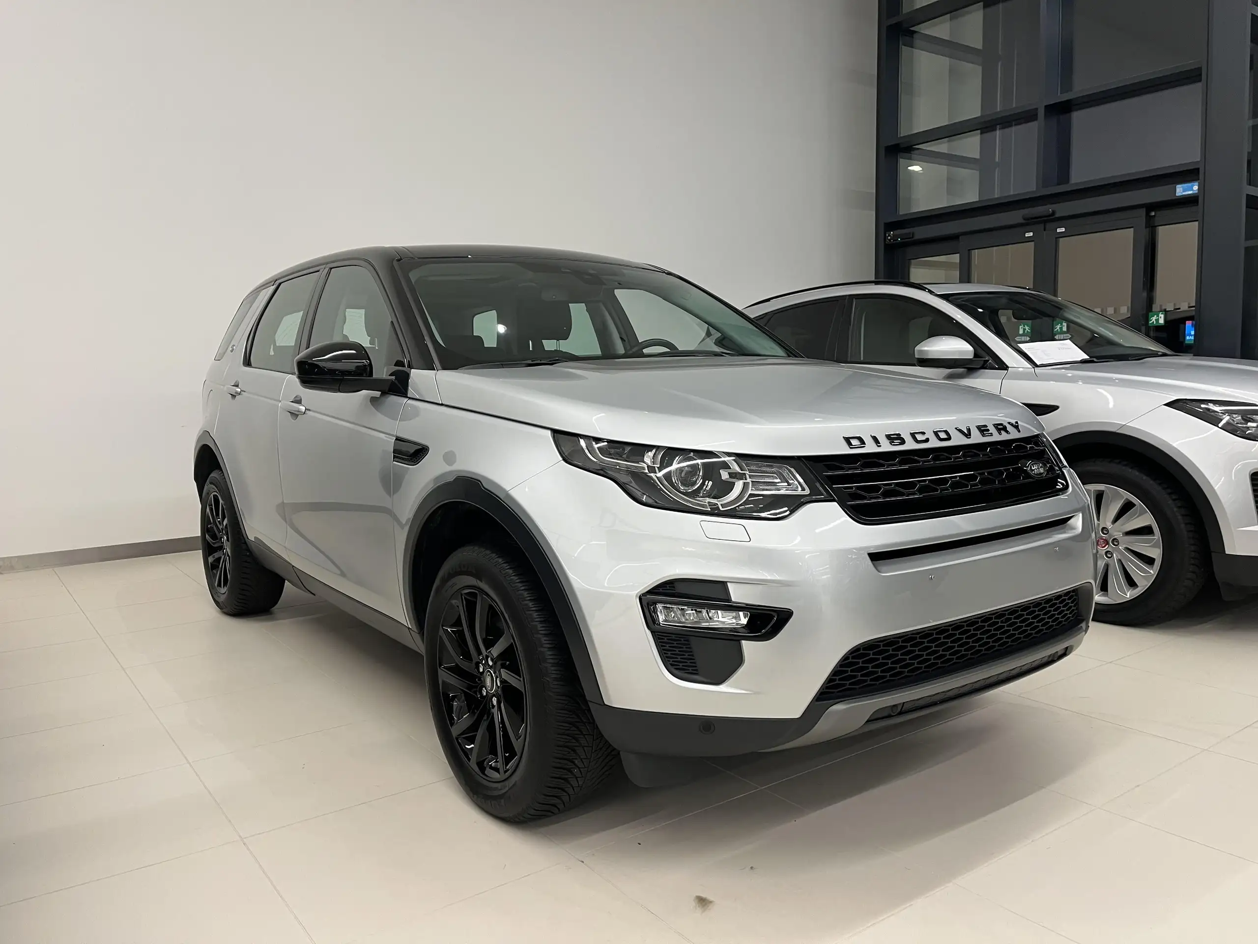 Land Rover - Discovery Sport