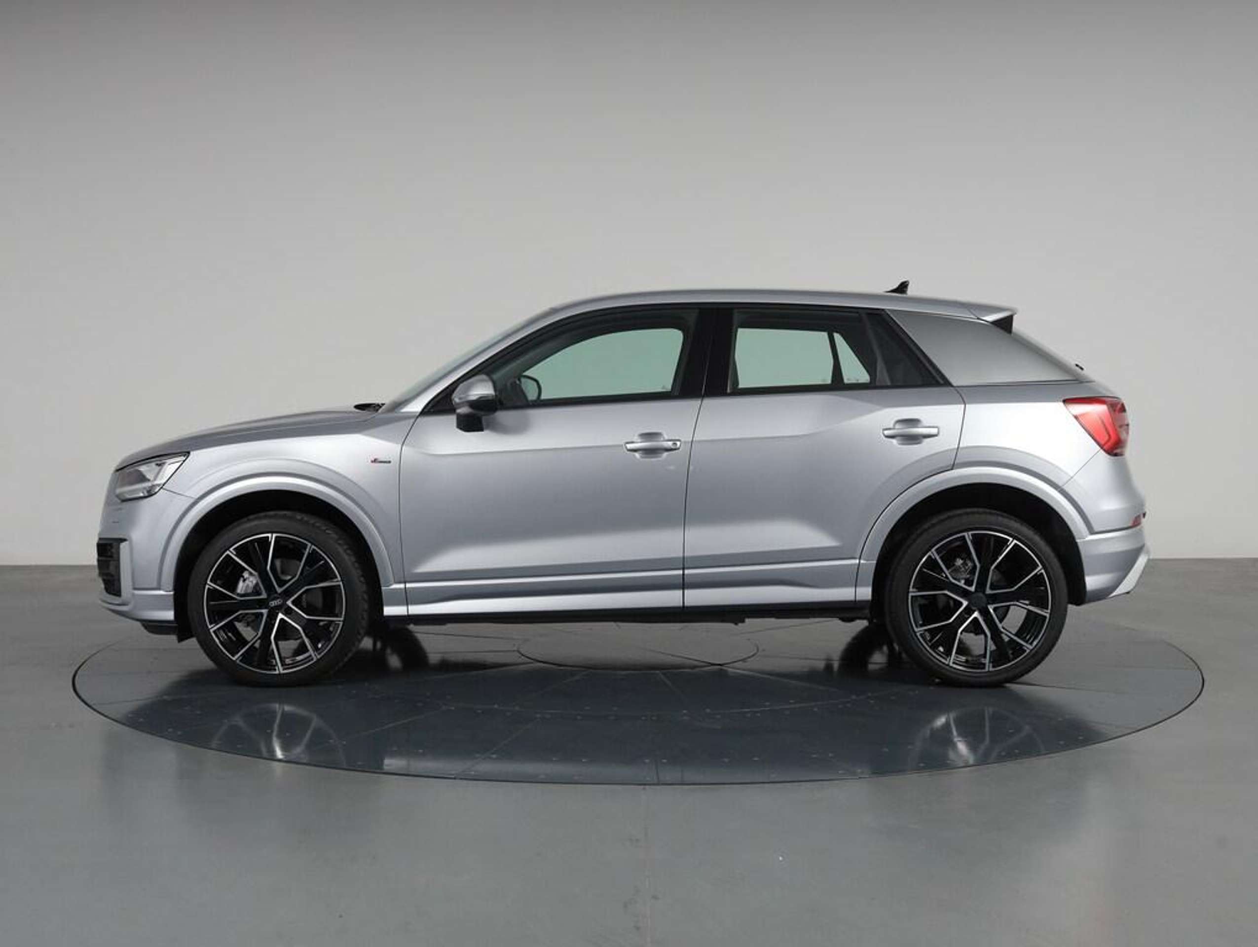 Audi - Q2