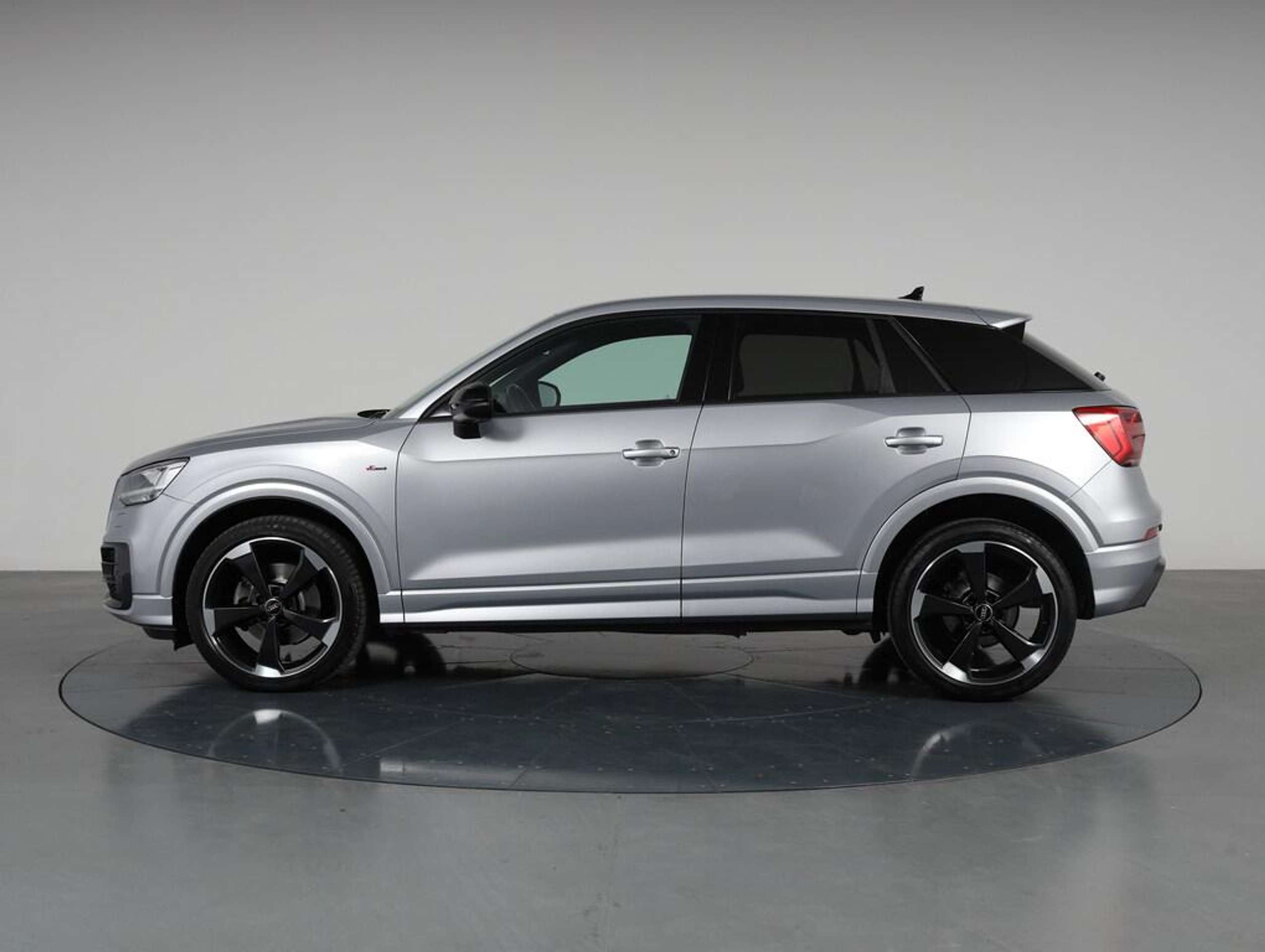 Audi - Q2