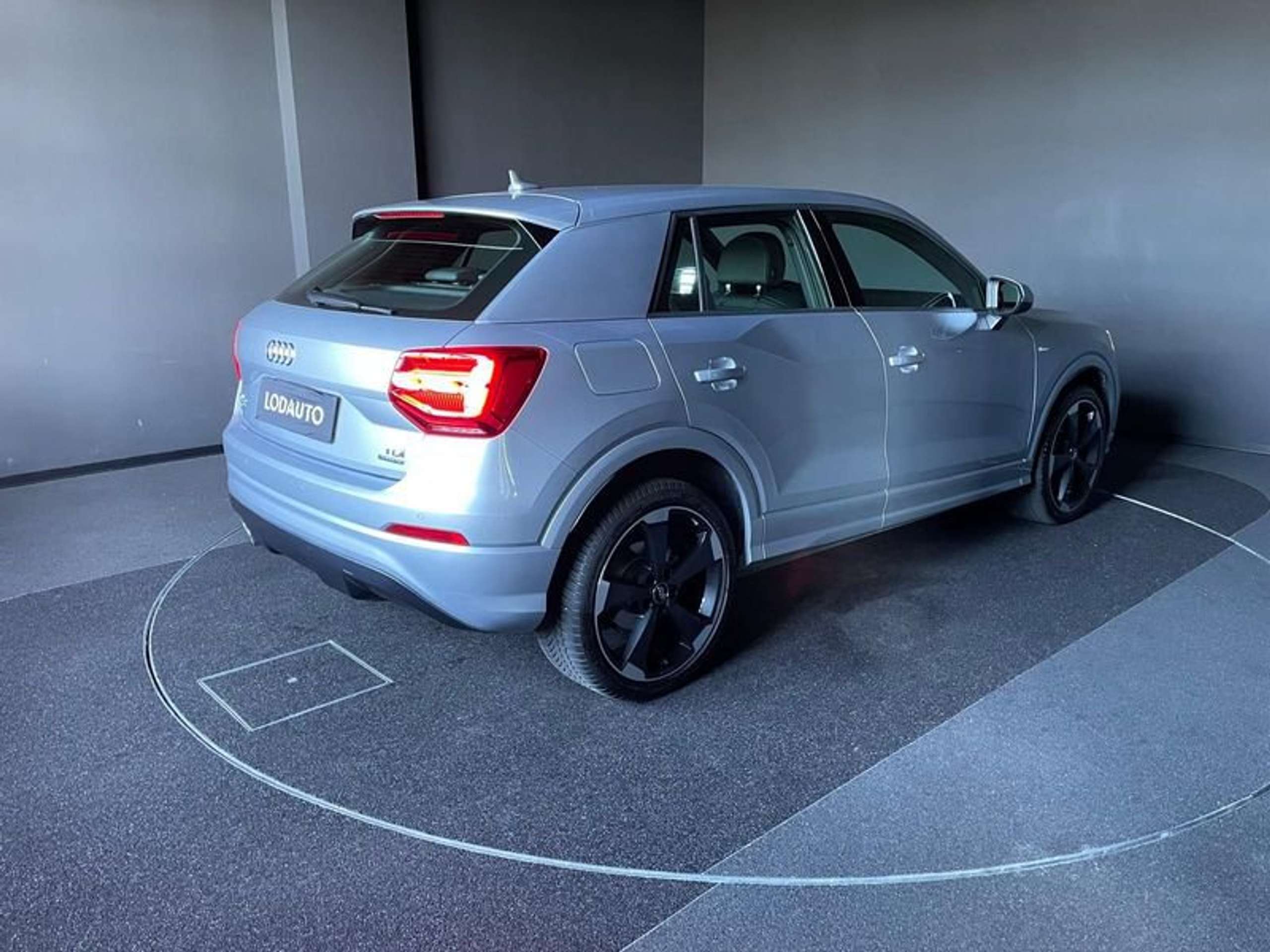 Audi - Q2