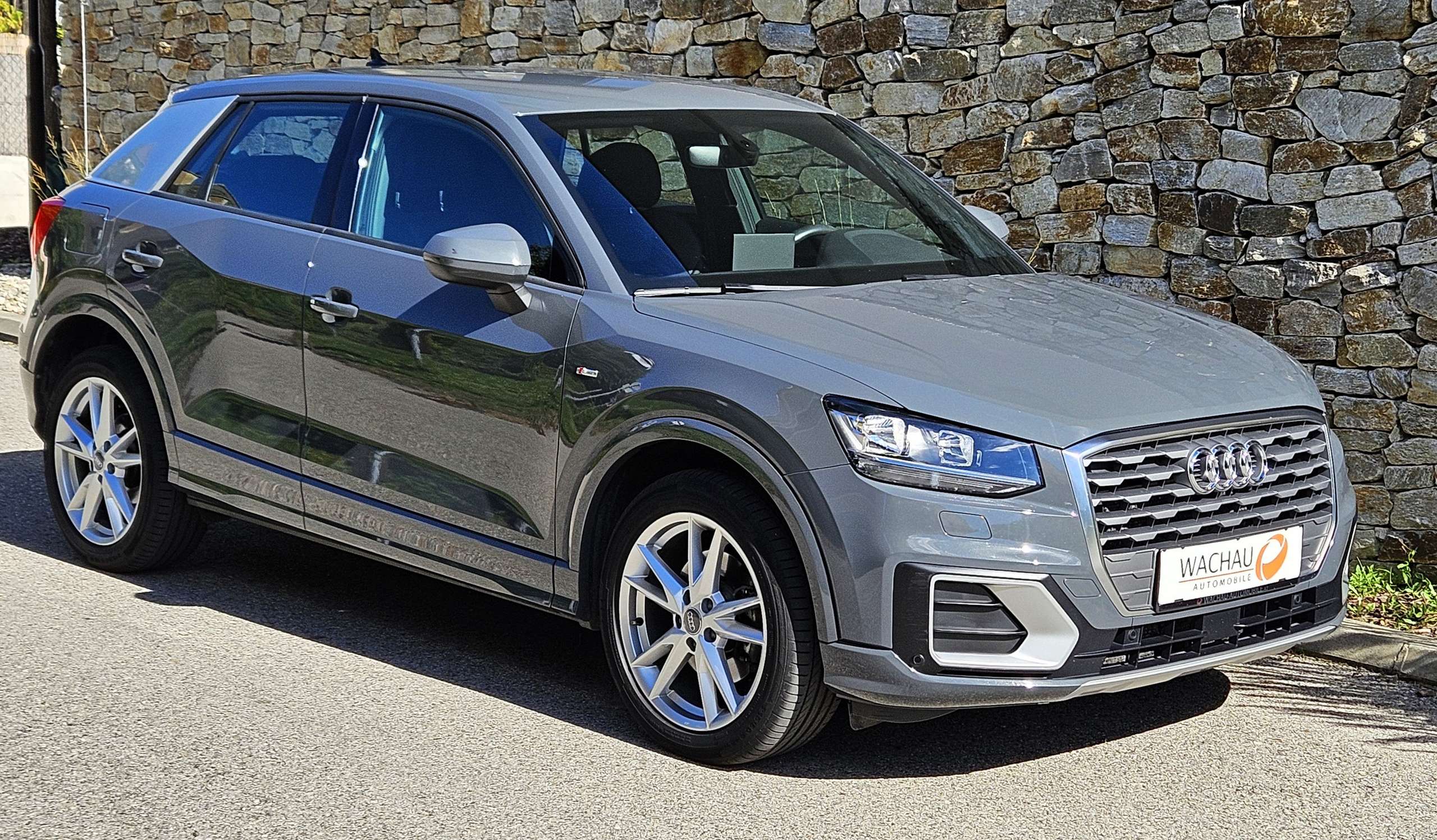 Audi - Q2