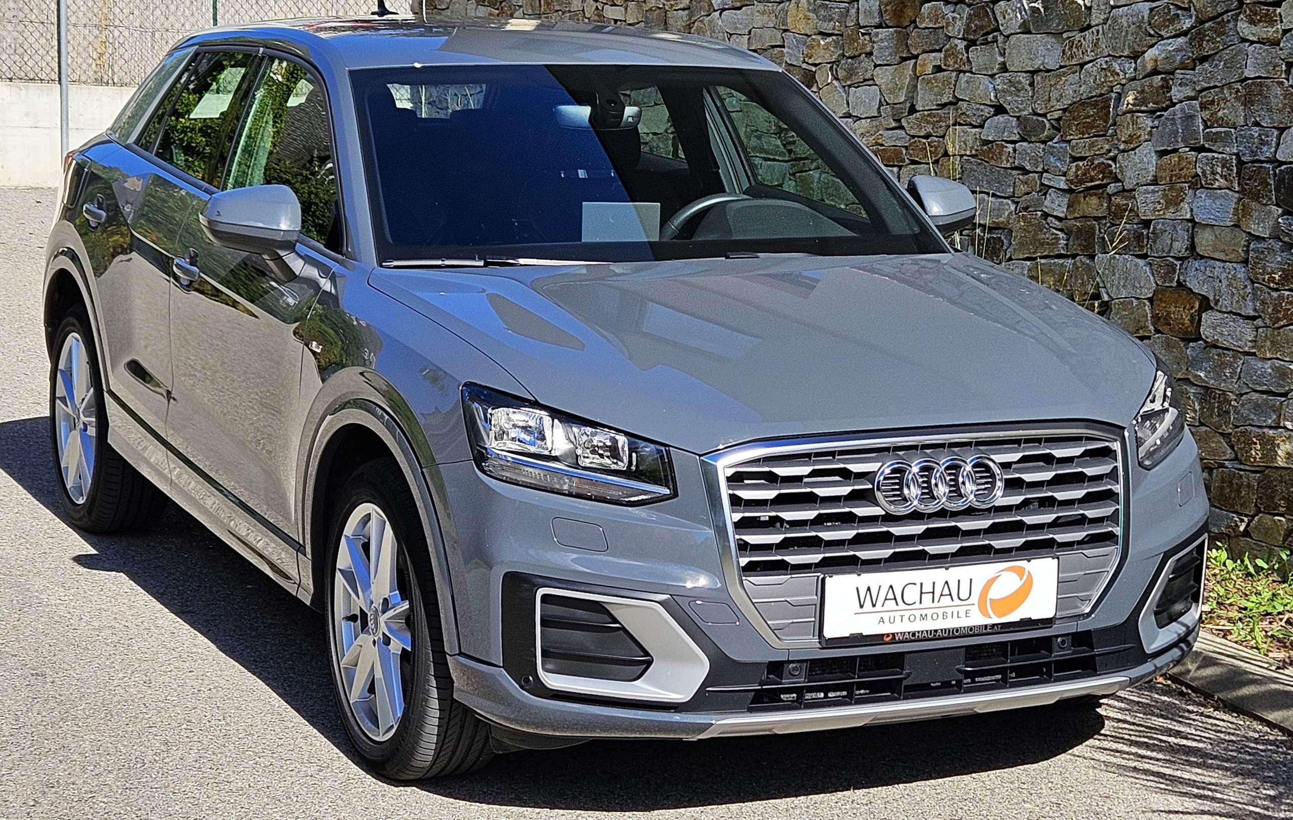 Audi - Q2