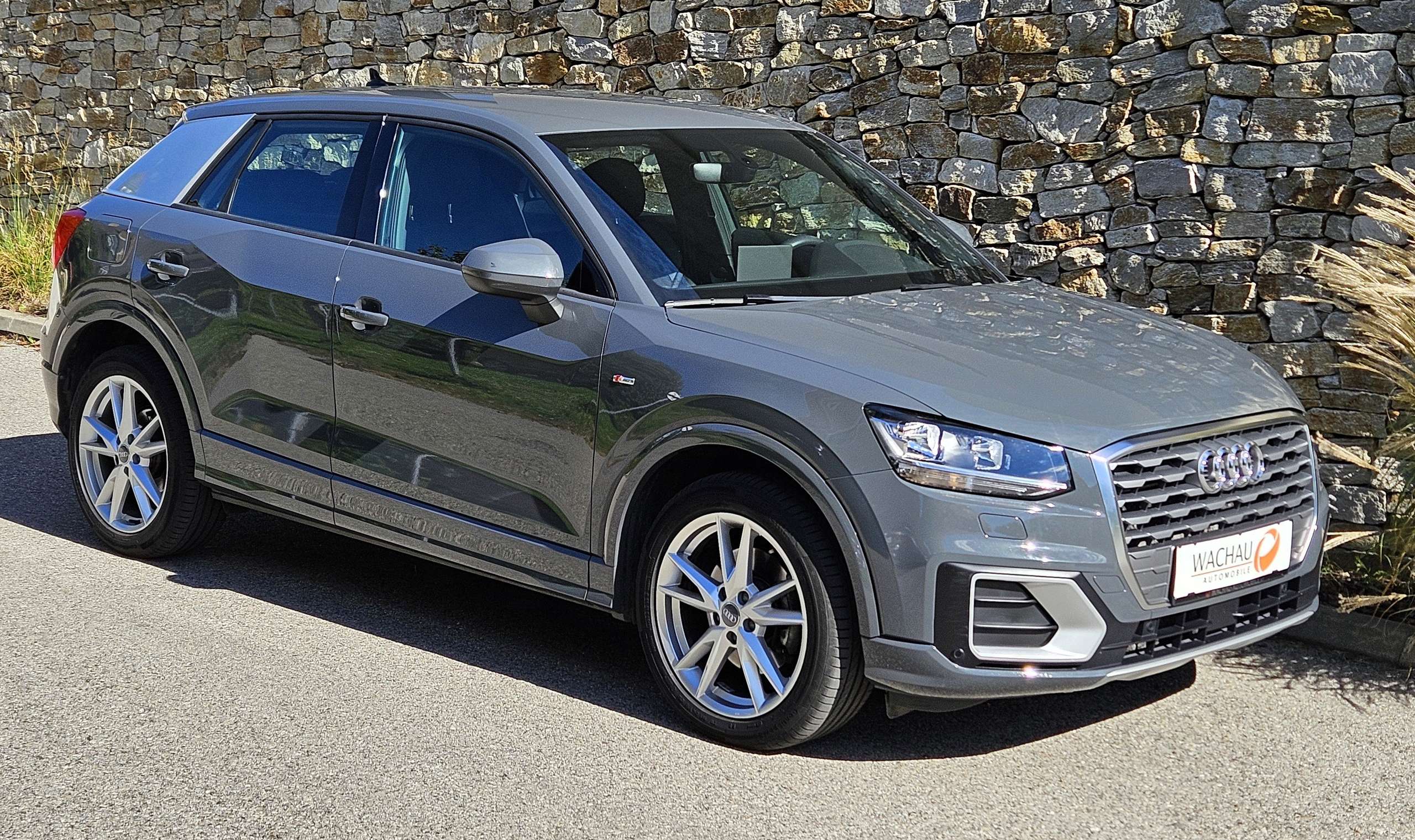 Audi - Q2