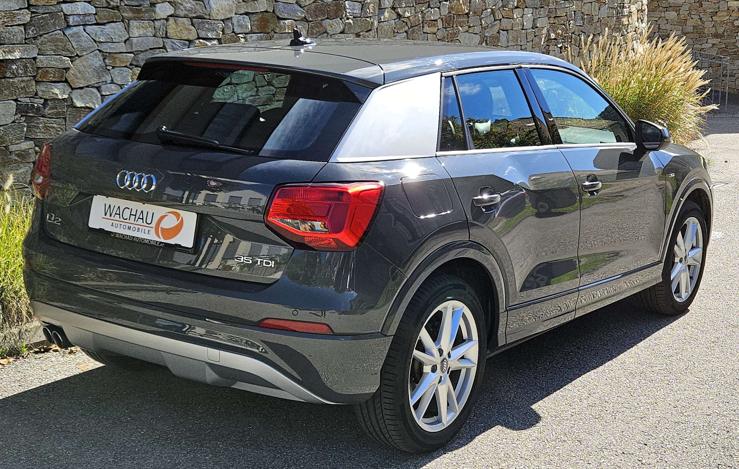 Audi - Q2