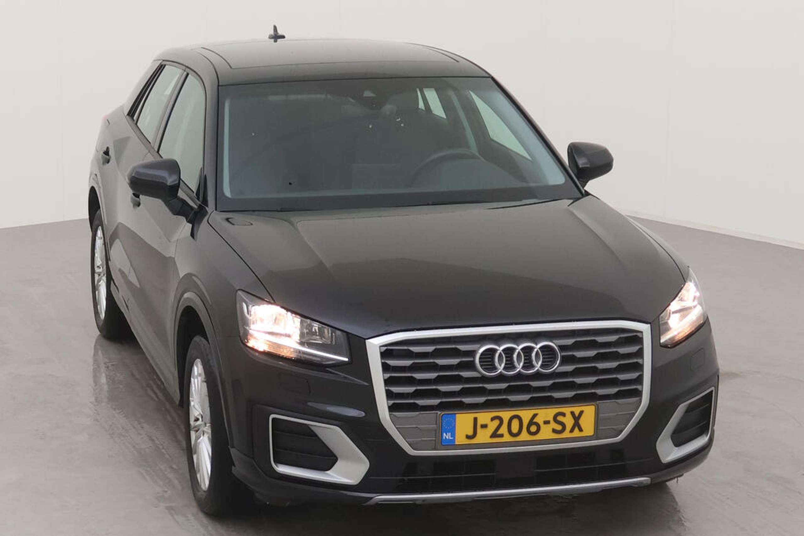 Audi - Q2