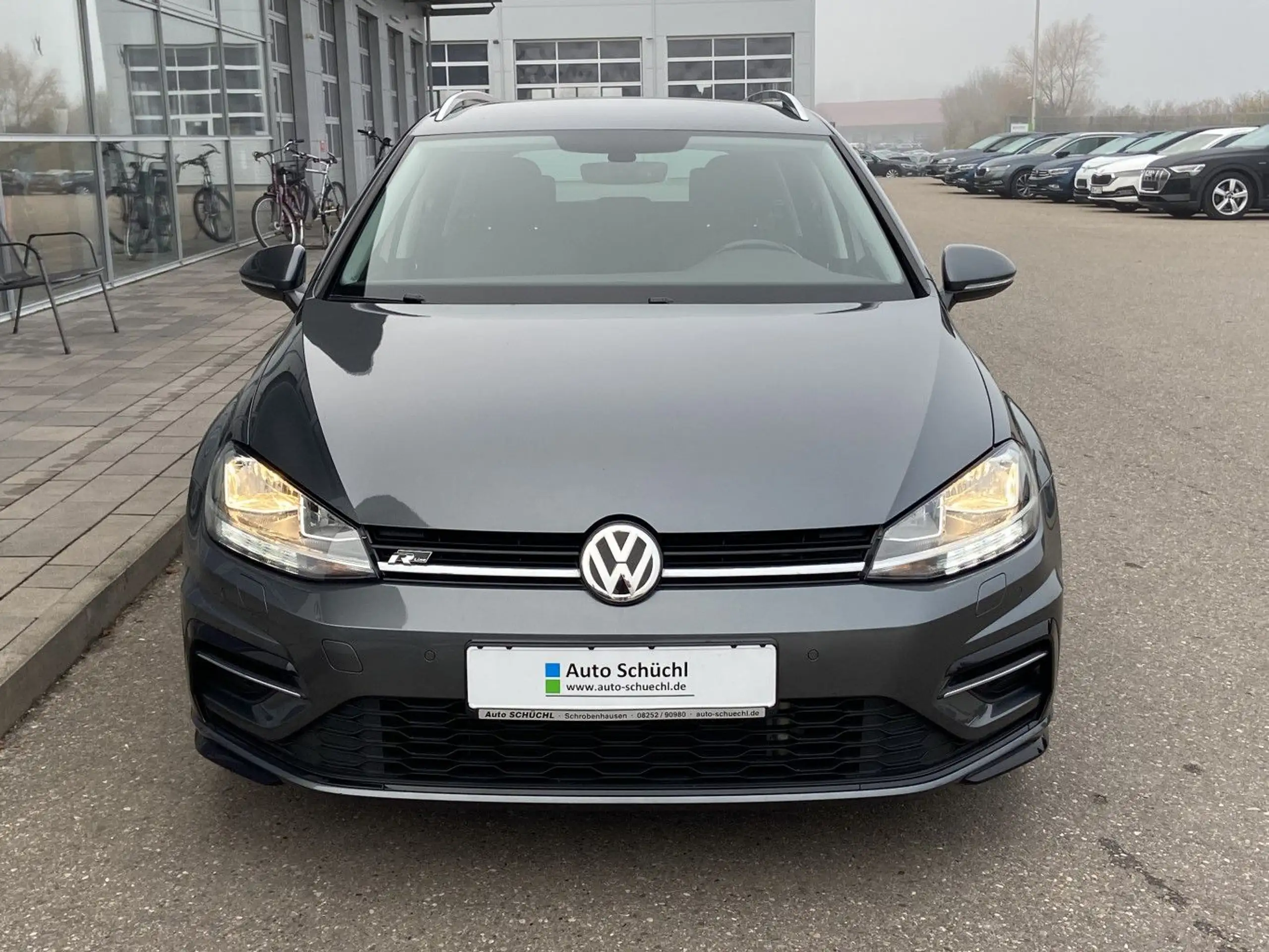 Volkswagen - Golf