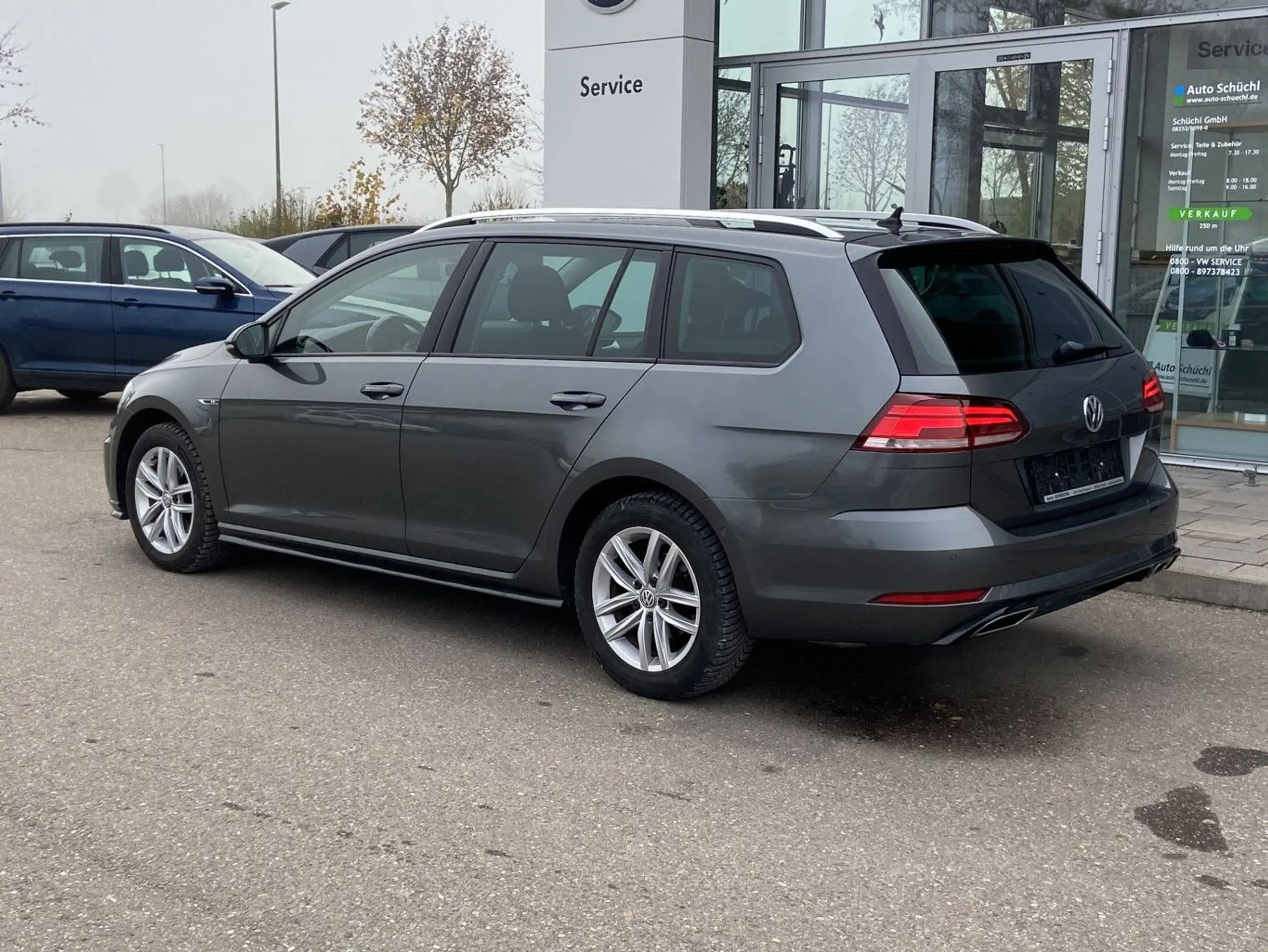 Volkswagen - Golf