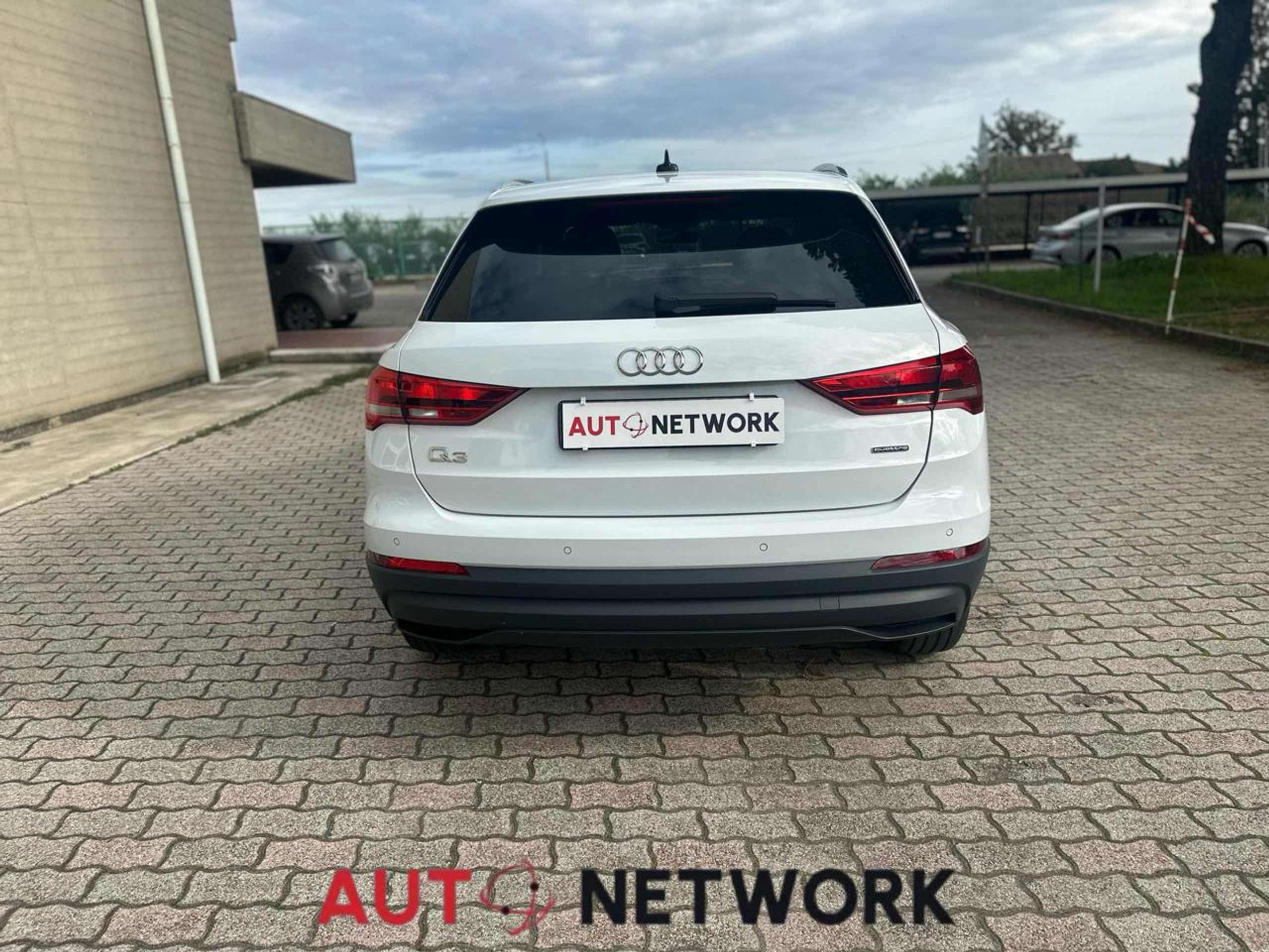 Audi - Q3