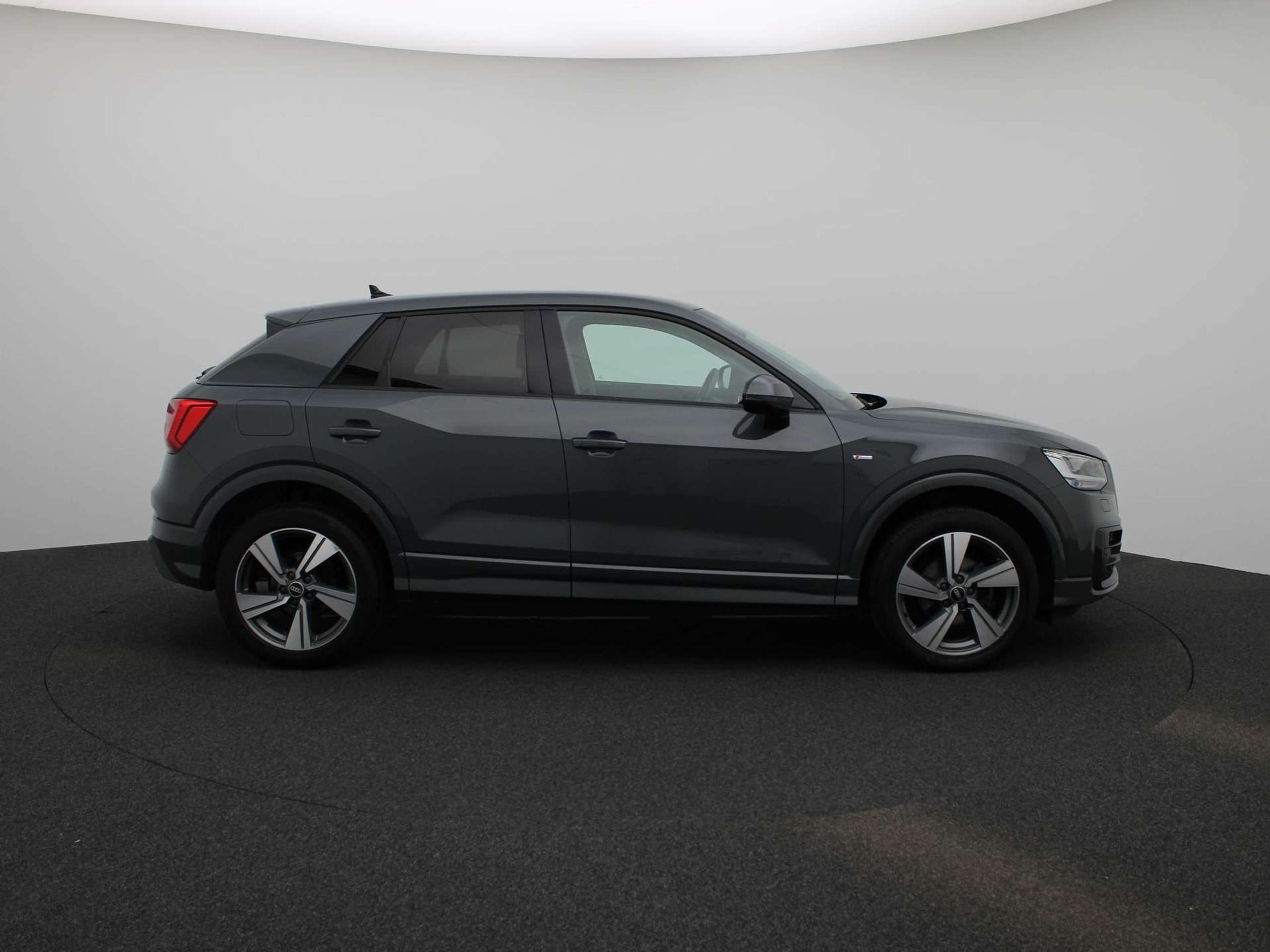 Audi - Q2