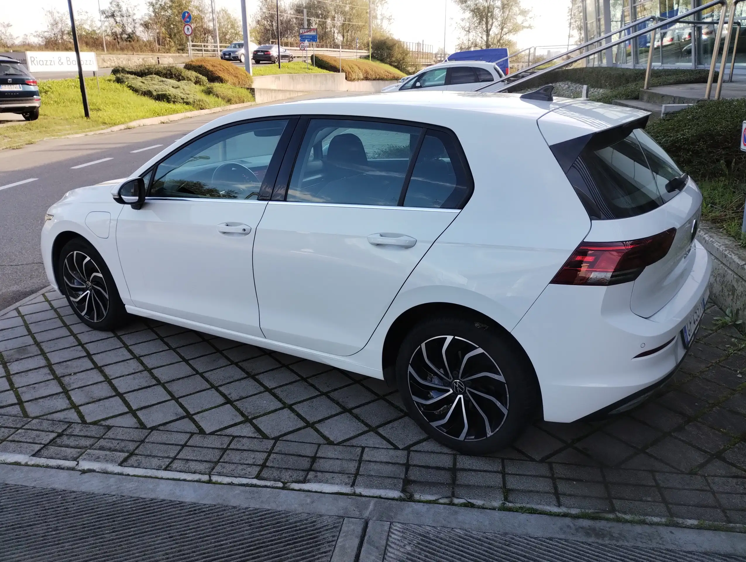 Volkswagen - Golf