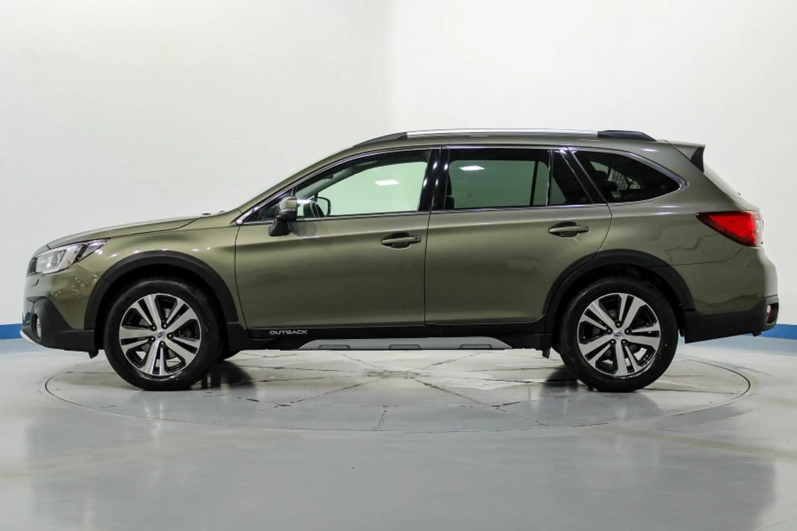 Subaru - OUTBACK