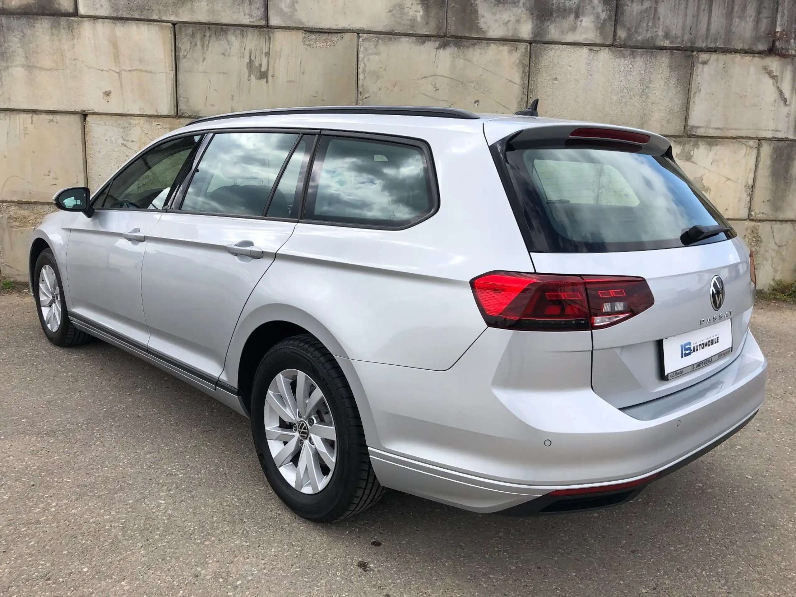 Volkswagen - Passat Variant