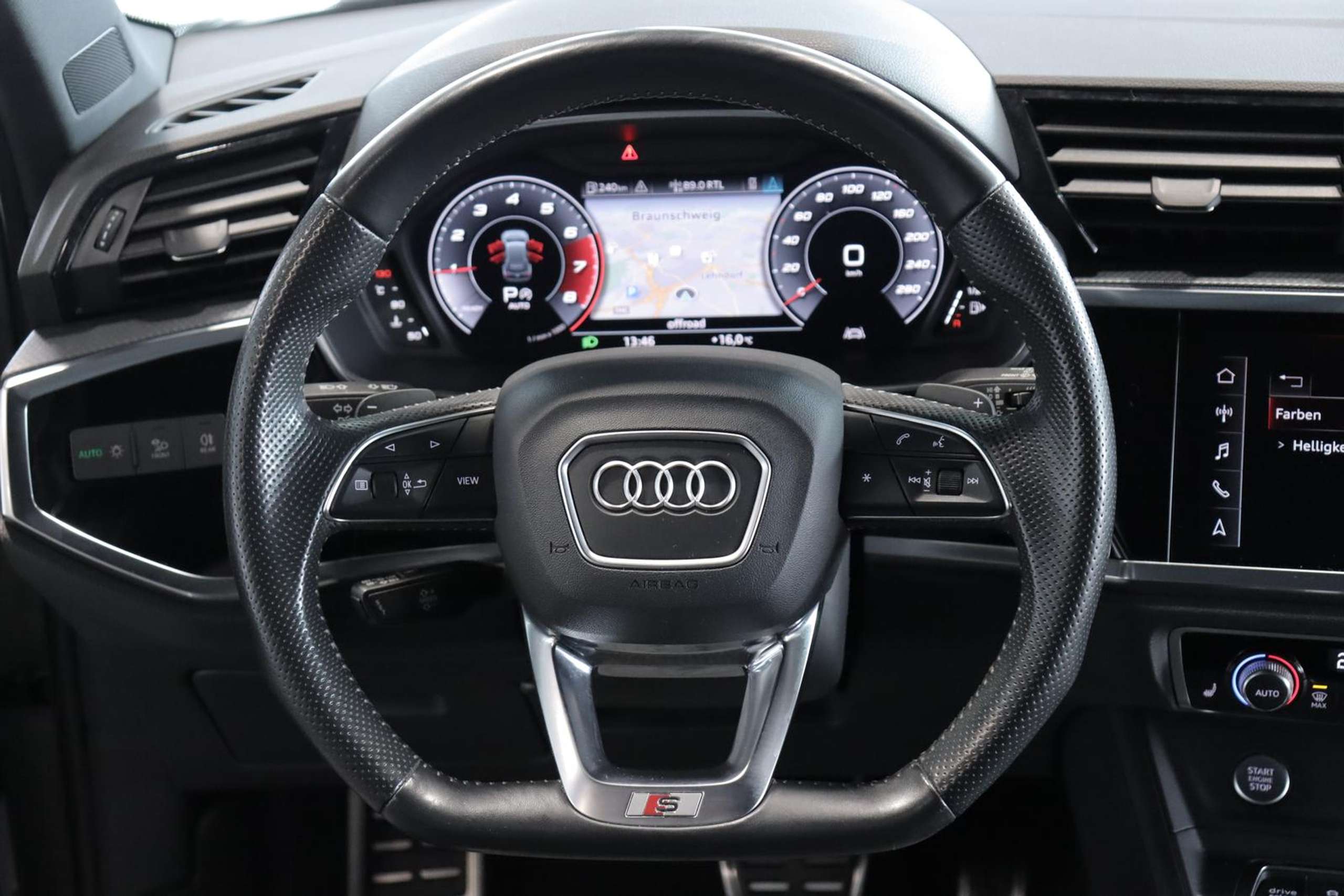 Audi - Q3