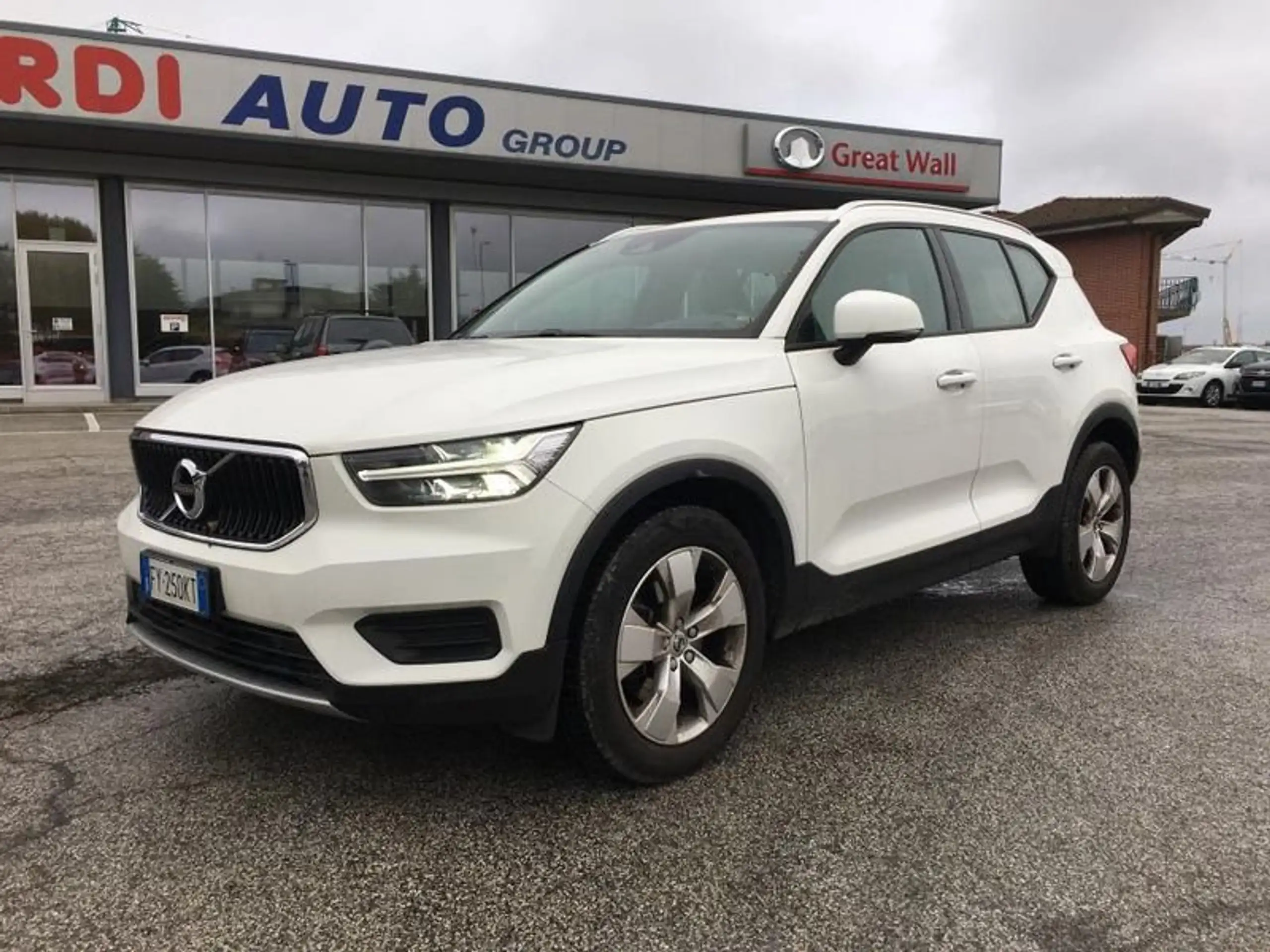 Volvo - XC40