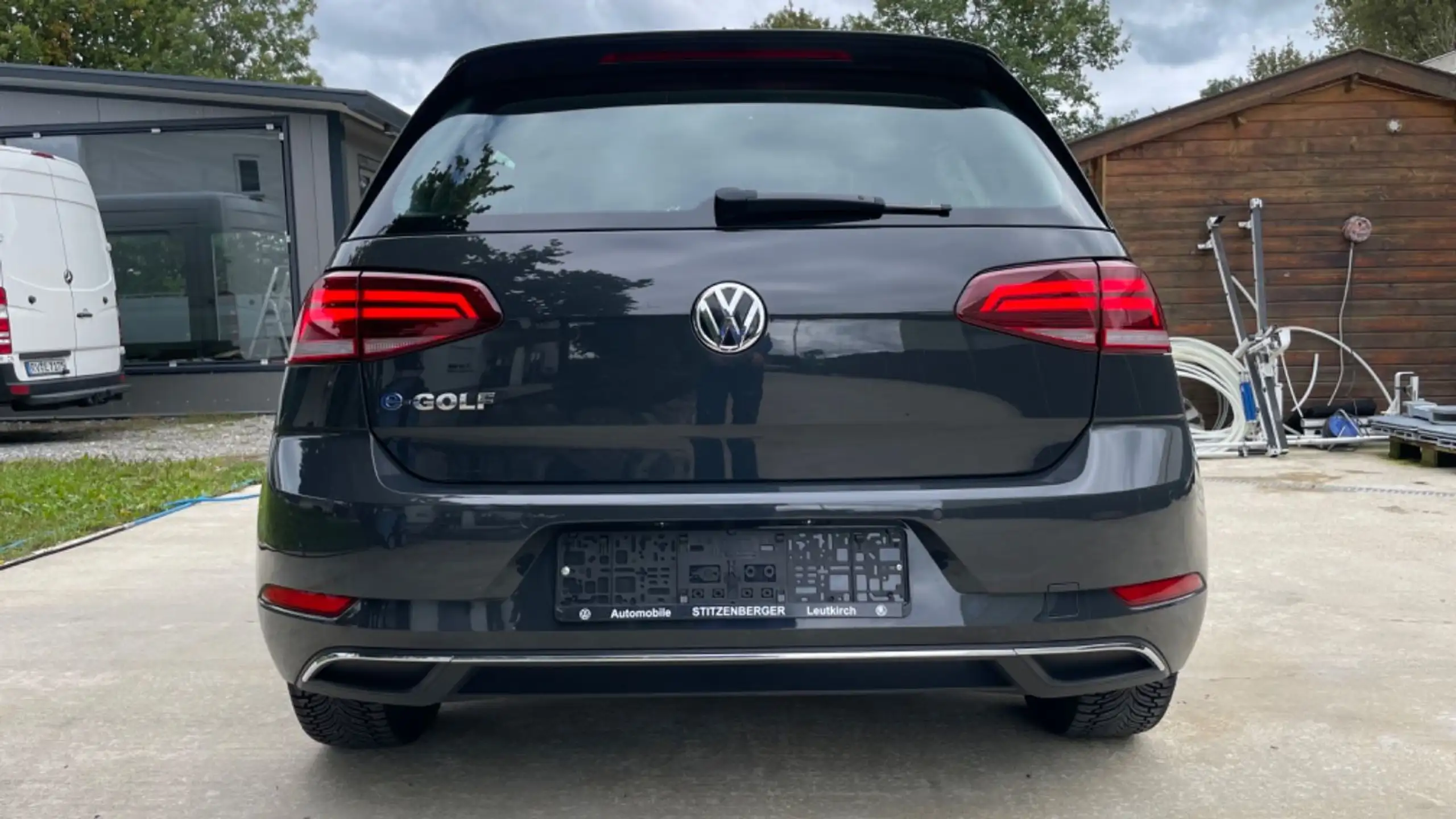 Volkswagen - Golf