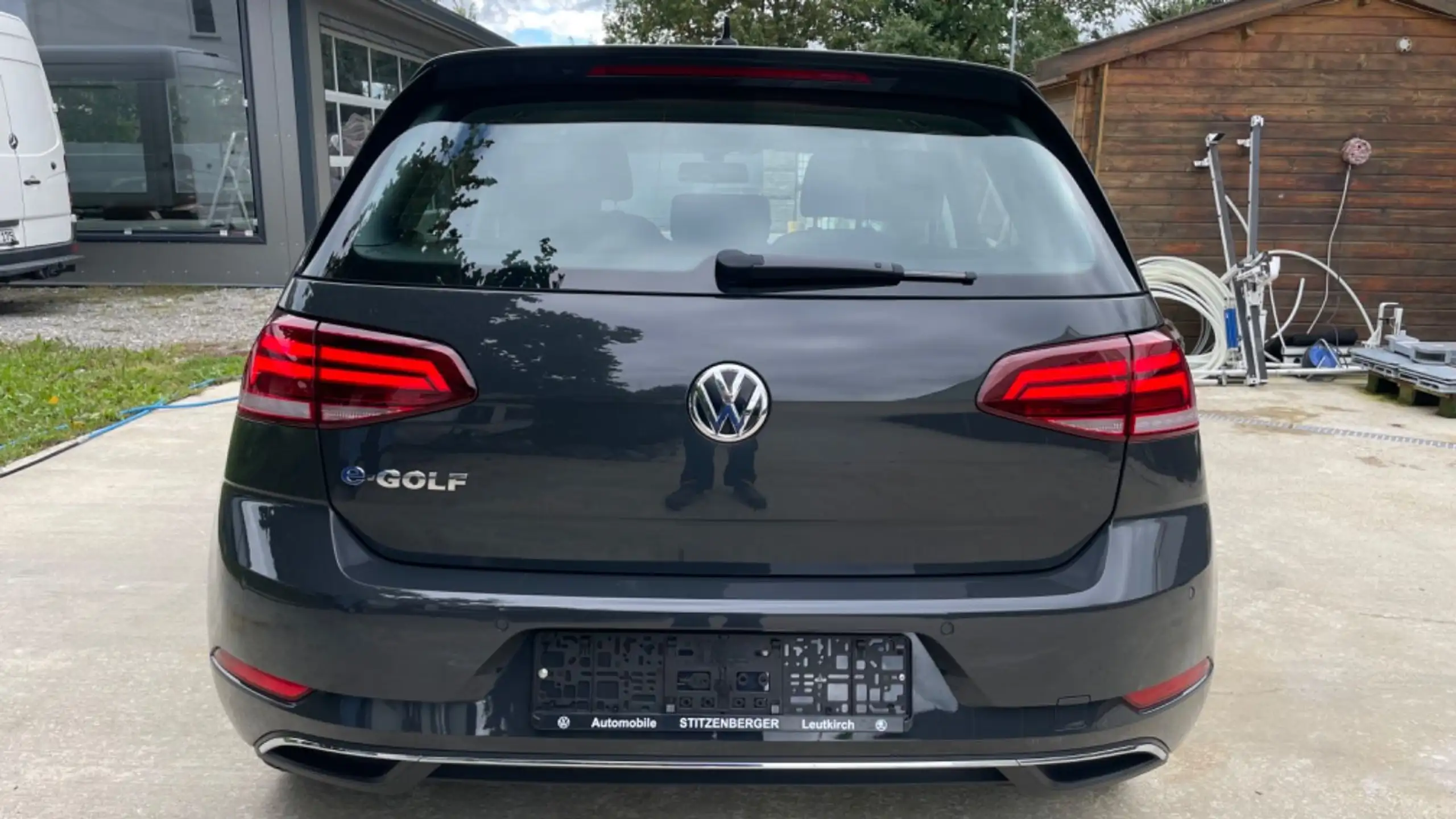 Volkswagen - Golf