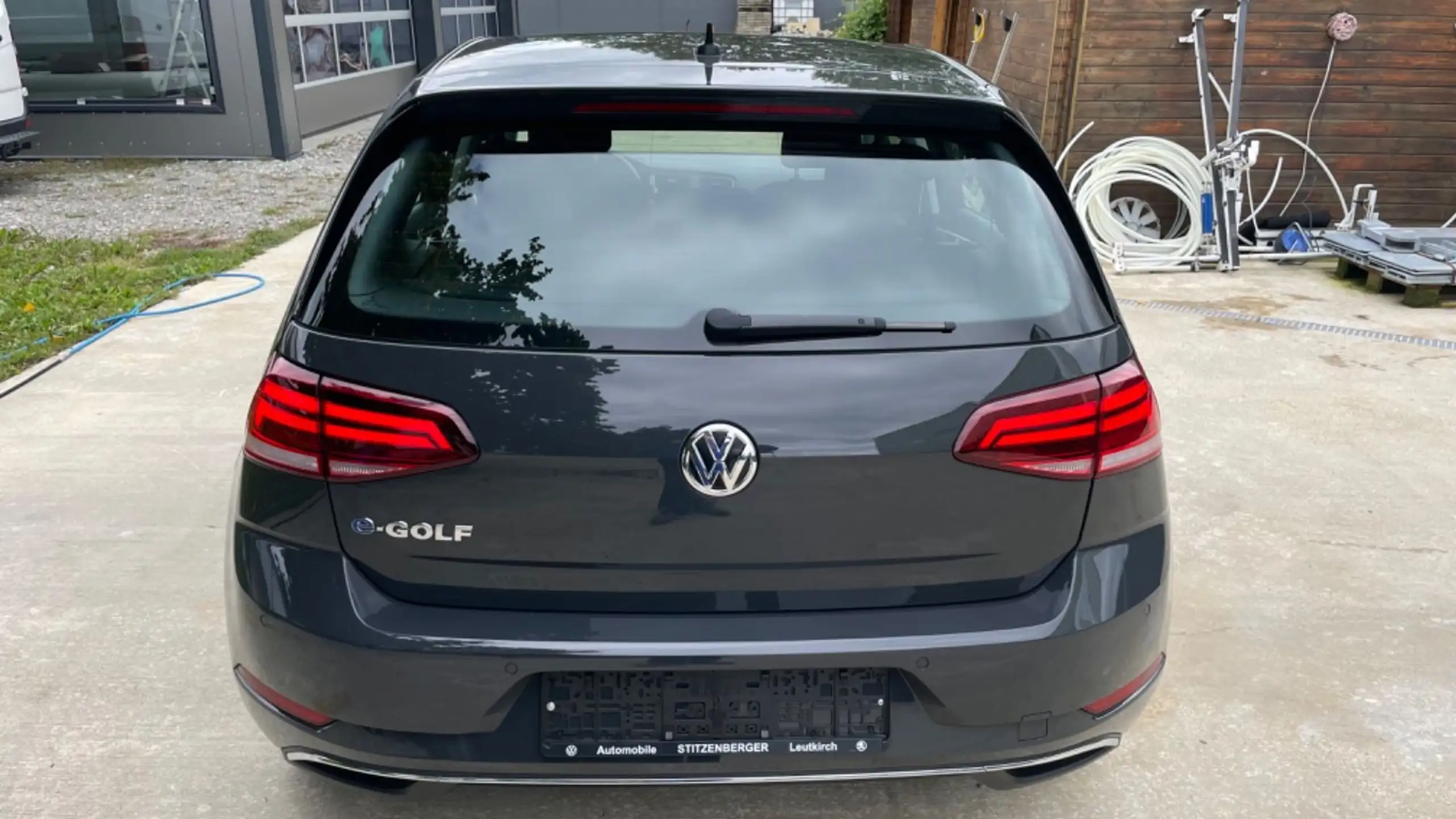 Volkswagen - Golf