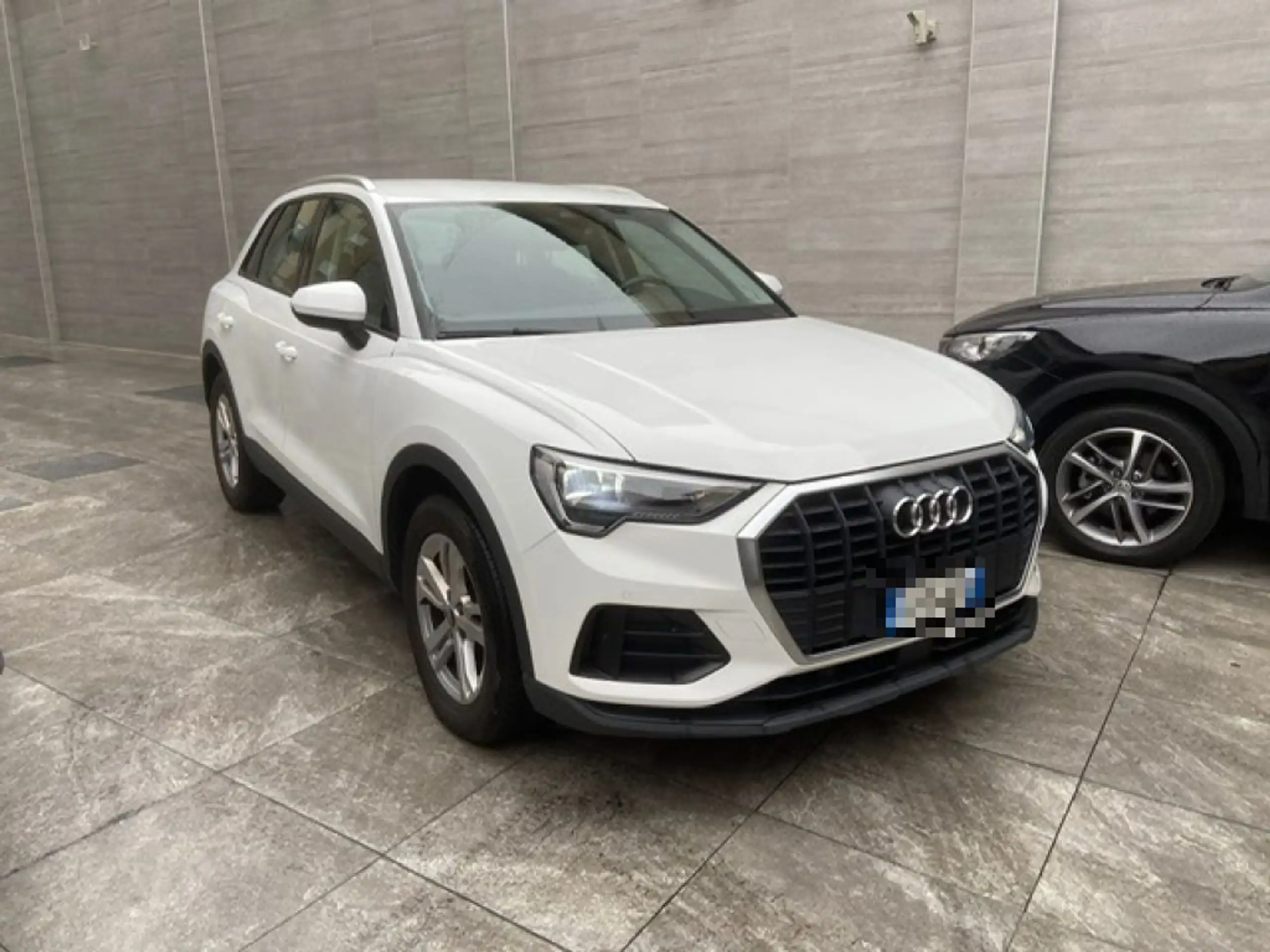 Audi - Q3