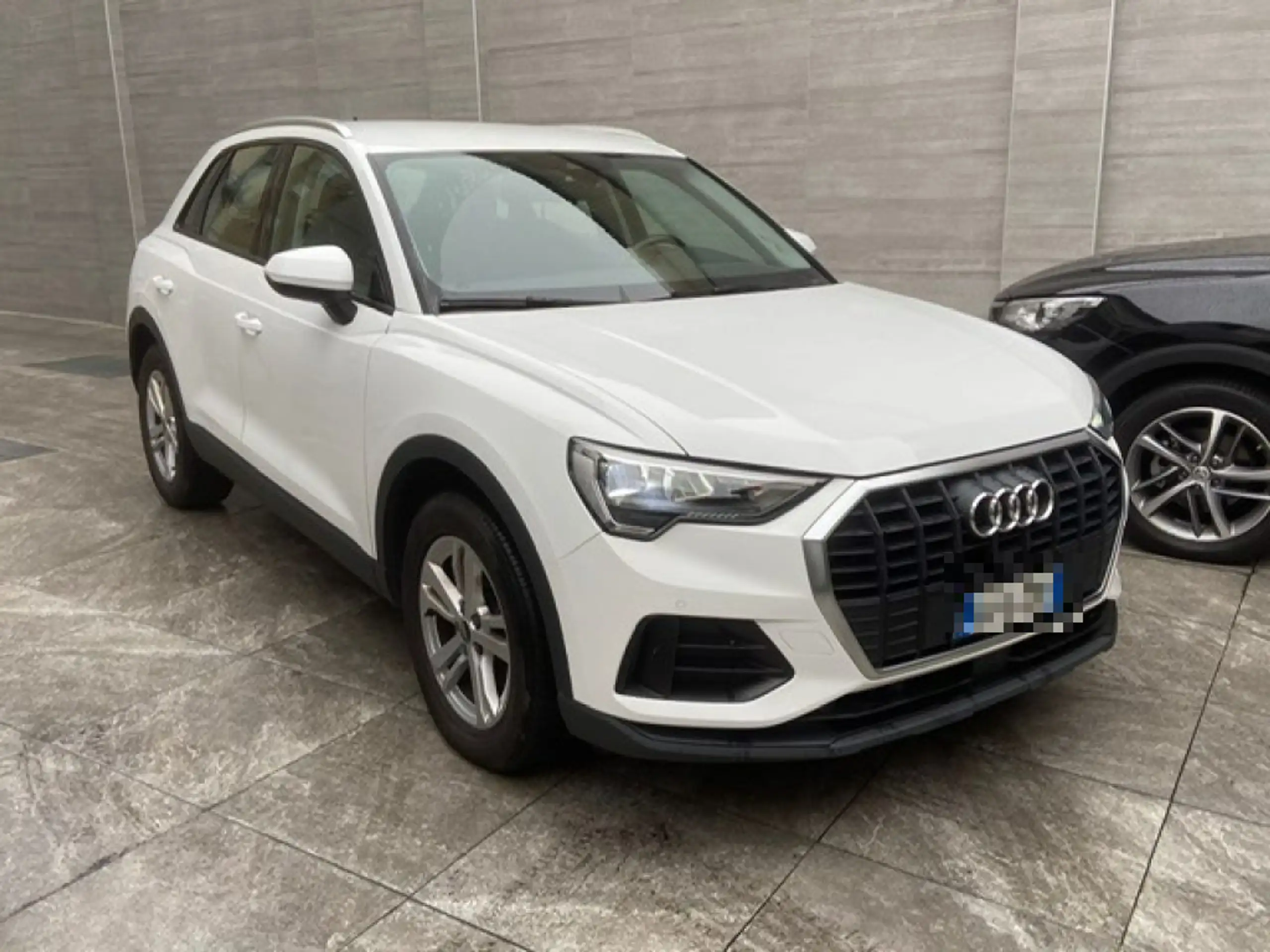 Audi - Q3